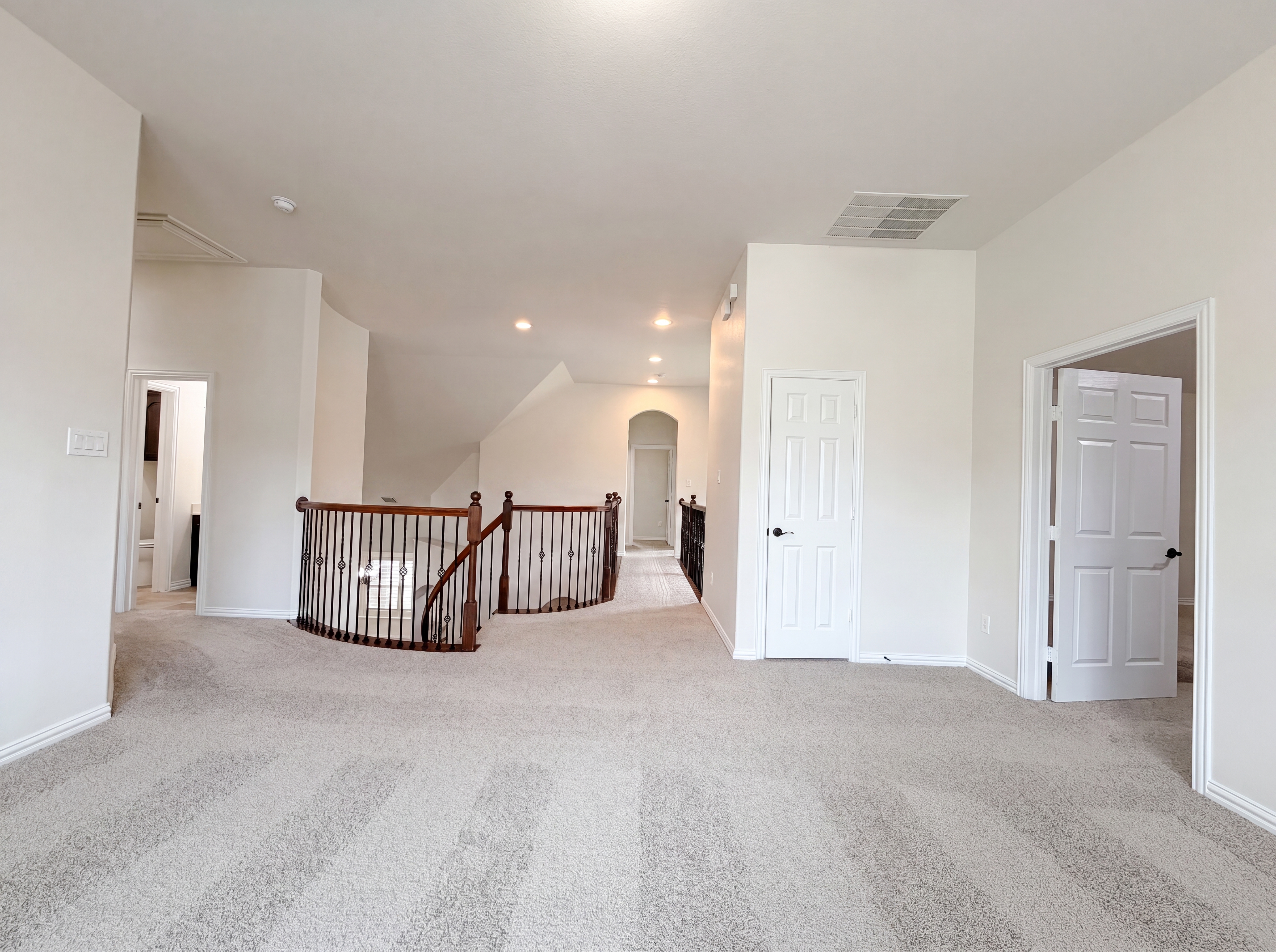 Photo 25 of 29 of 2948 Almansa, Grand Prairie, TX