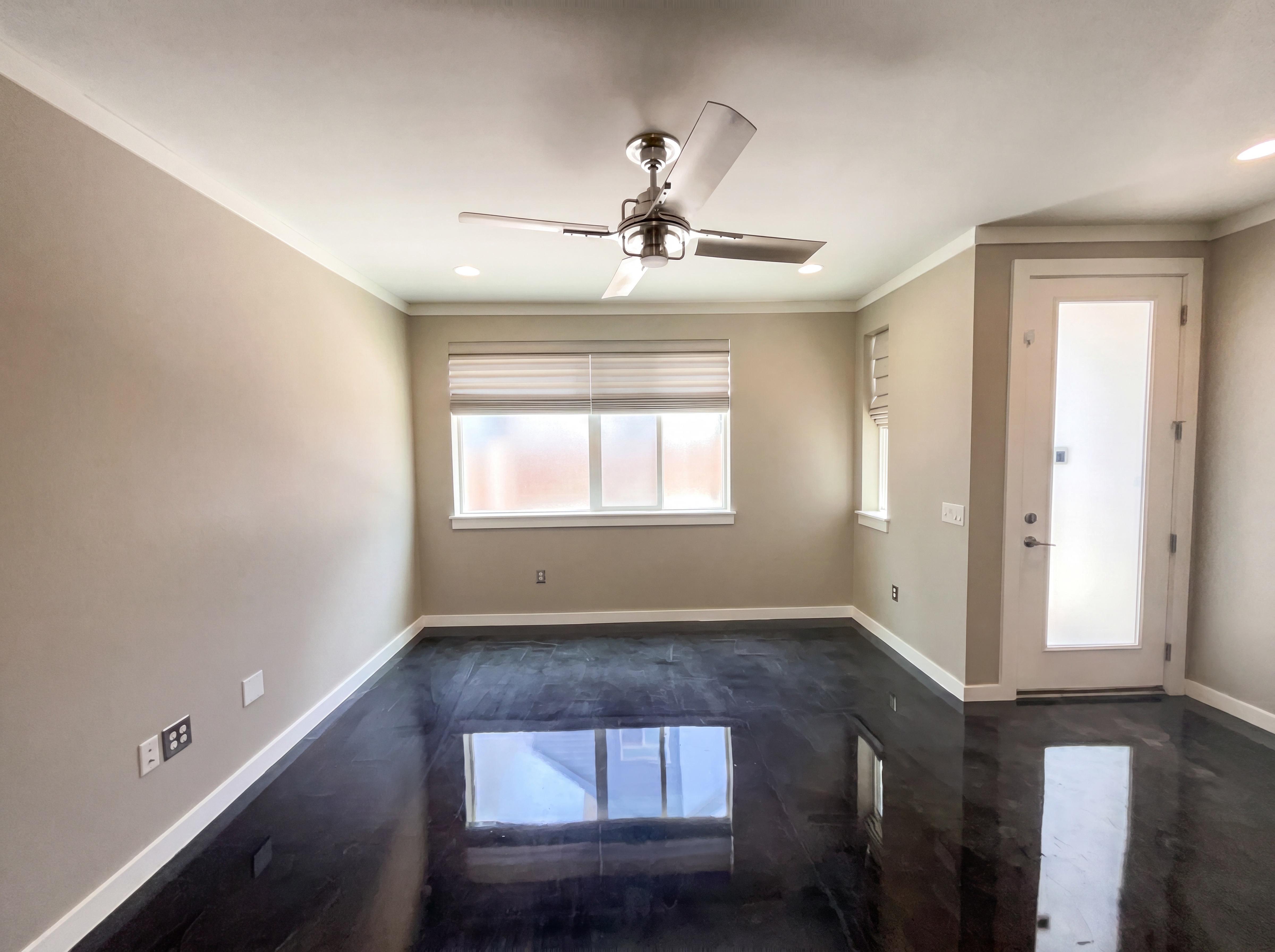 Photo 3 of 21 of 330 Clay St, San Antonio, TX