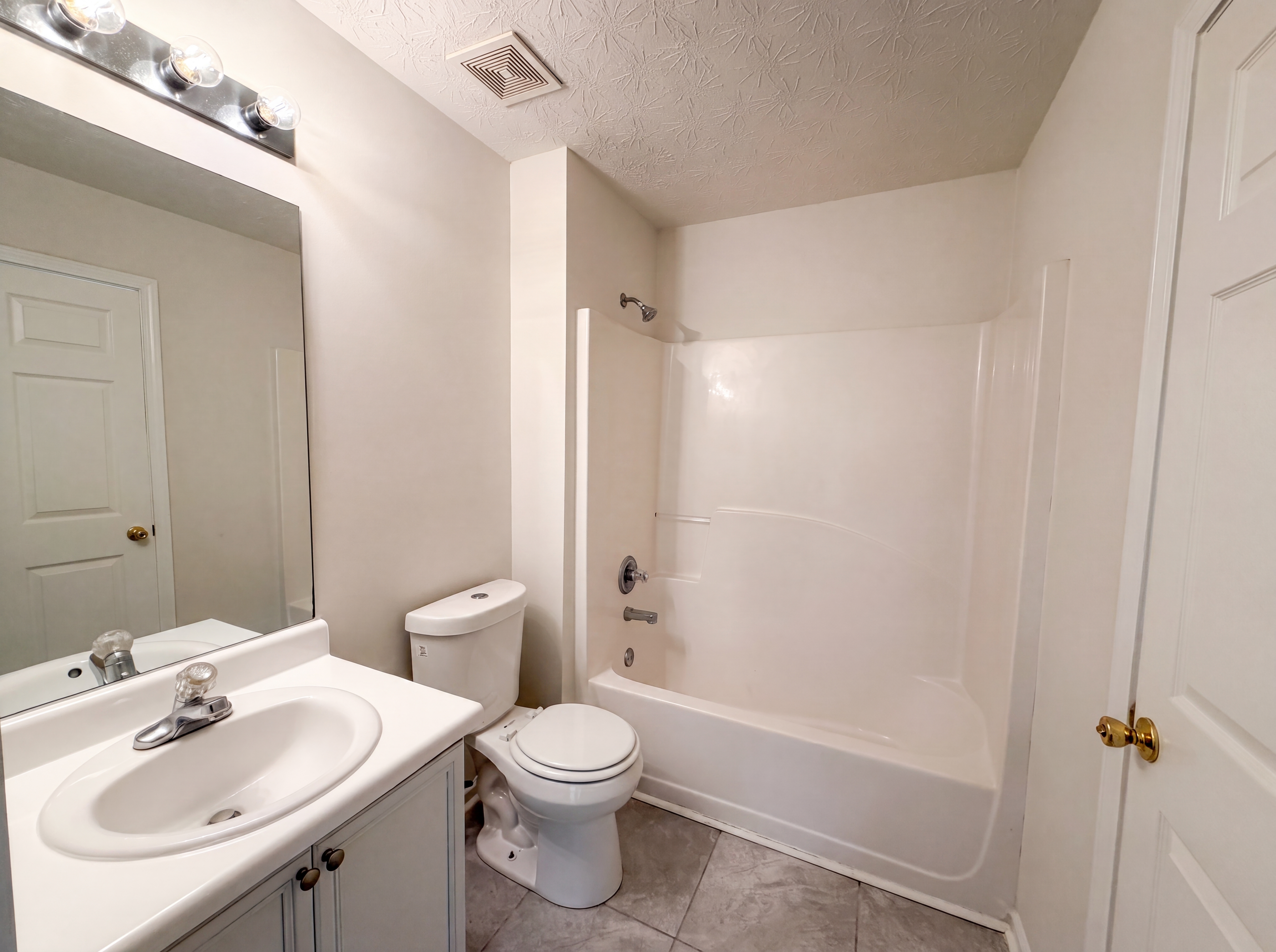 Photo 17 of 25 of 6774 Fairfax Ct, Lithonia, GA