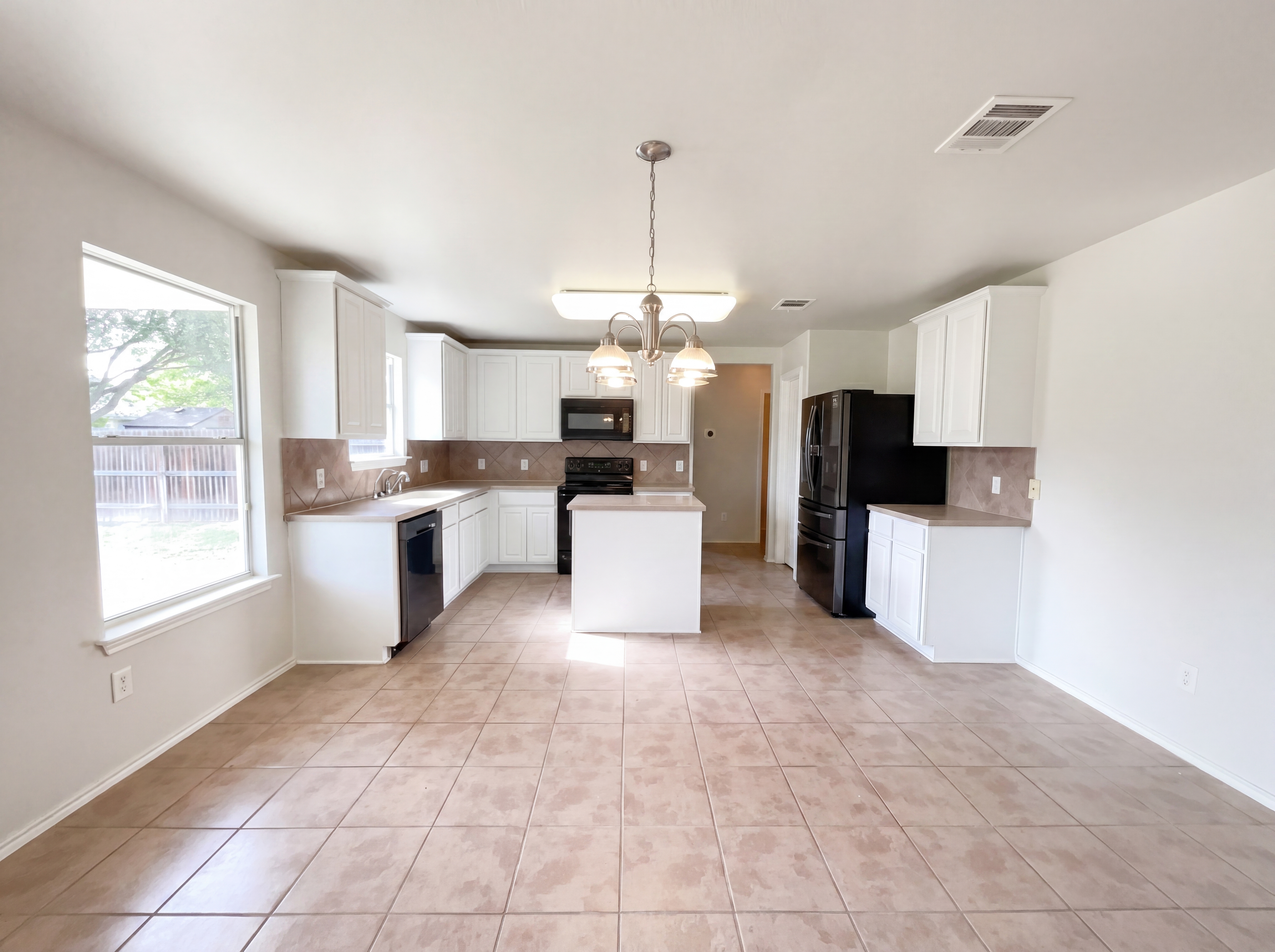 Photo 2 of 21 of 907 Magnolia Crst, San Antonio, TX