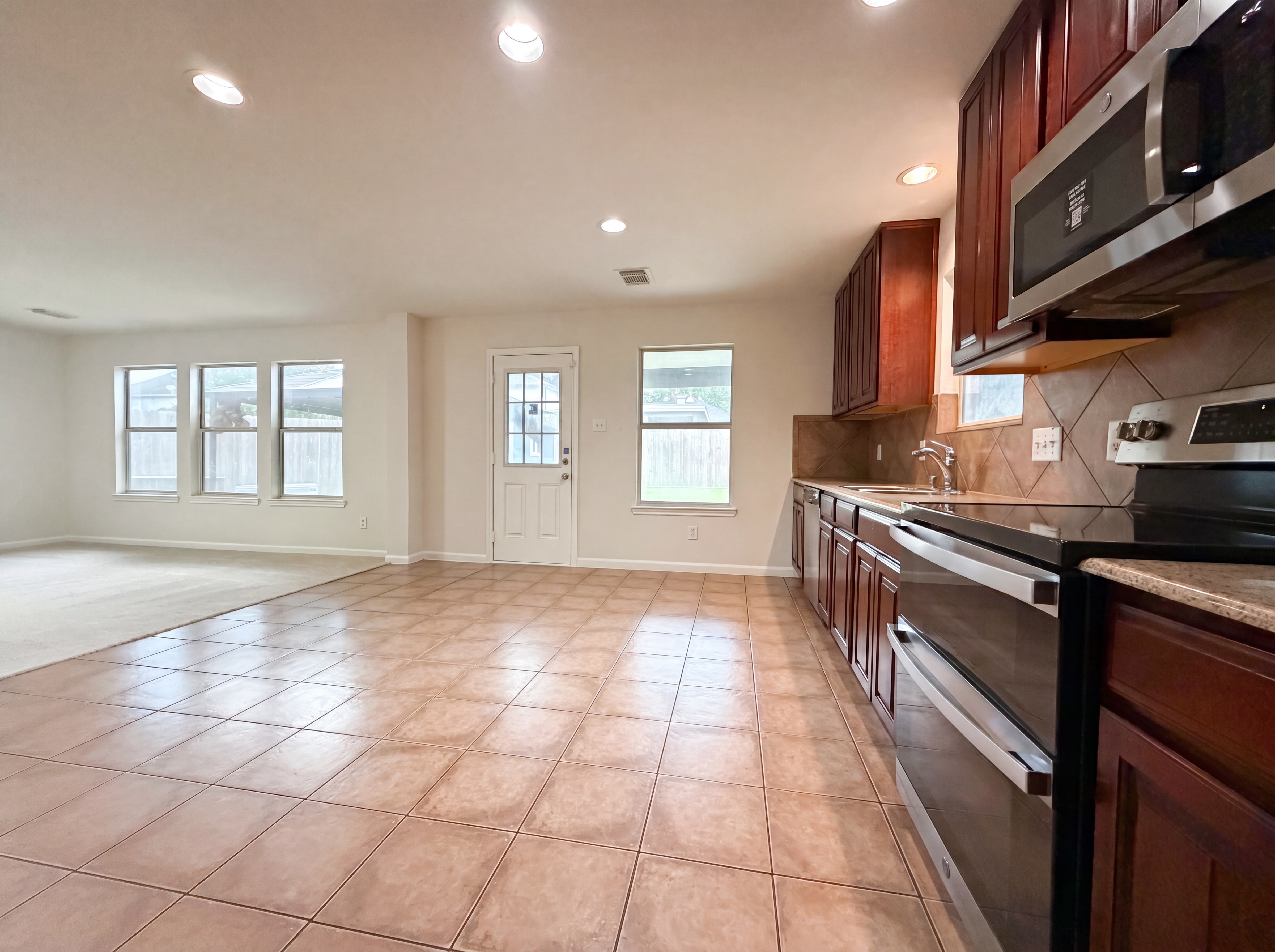 Photo 16 of 20 of 2646 Skyview Trace Ct, Houston, TX