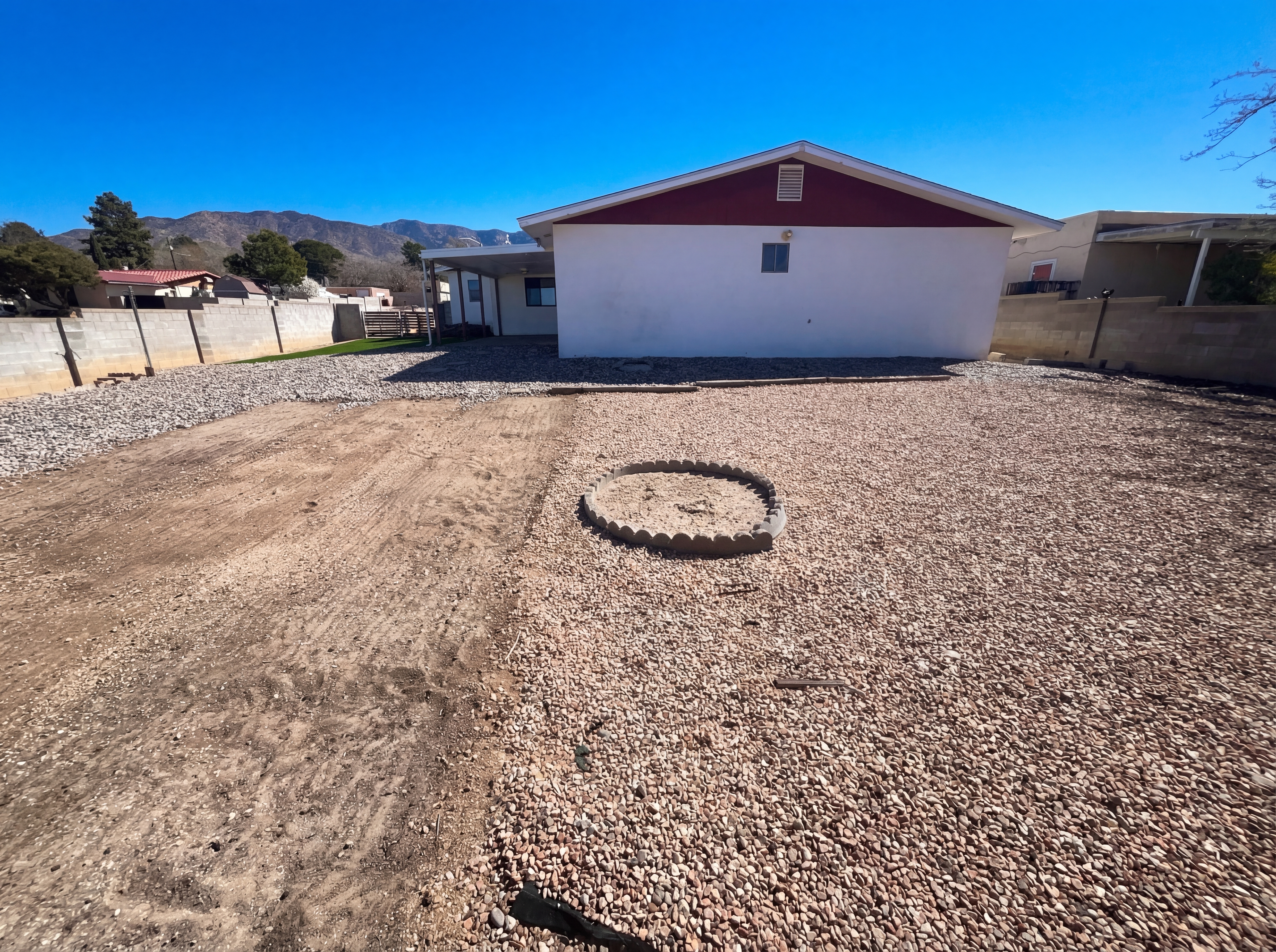 Photo 5 of 21 of 1229 Kirby St NE, Albuquerque, NM