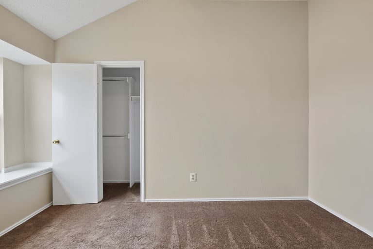 Photo 17 of 26 - 1113 Rosewood Ln, Lancaster, TX 75146