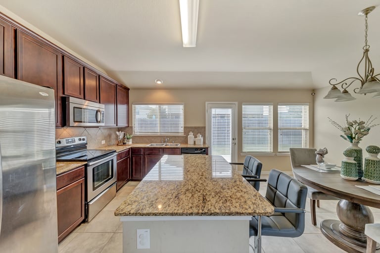 Photo 3 of 30 - 2807 Oak Glen Dr, Grand Prairie, TX 75052