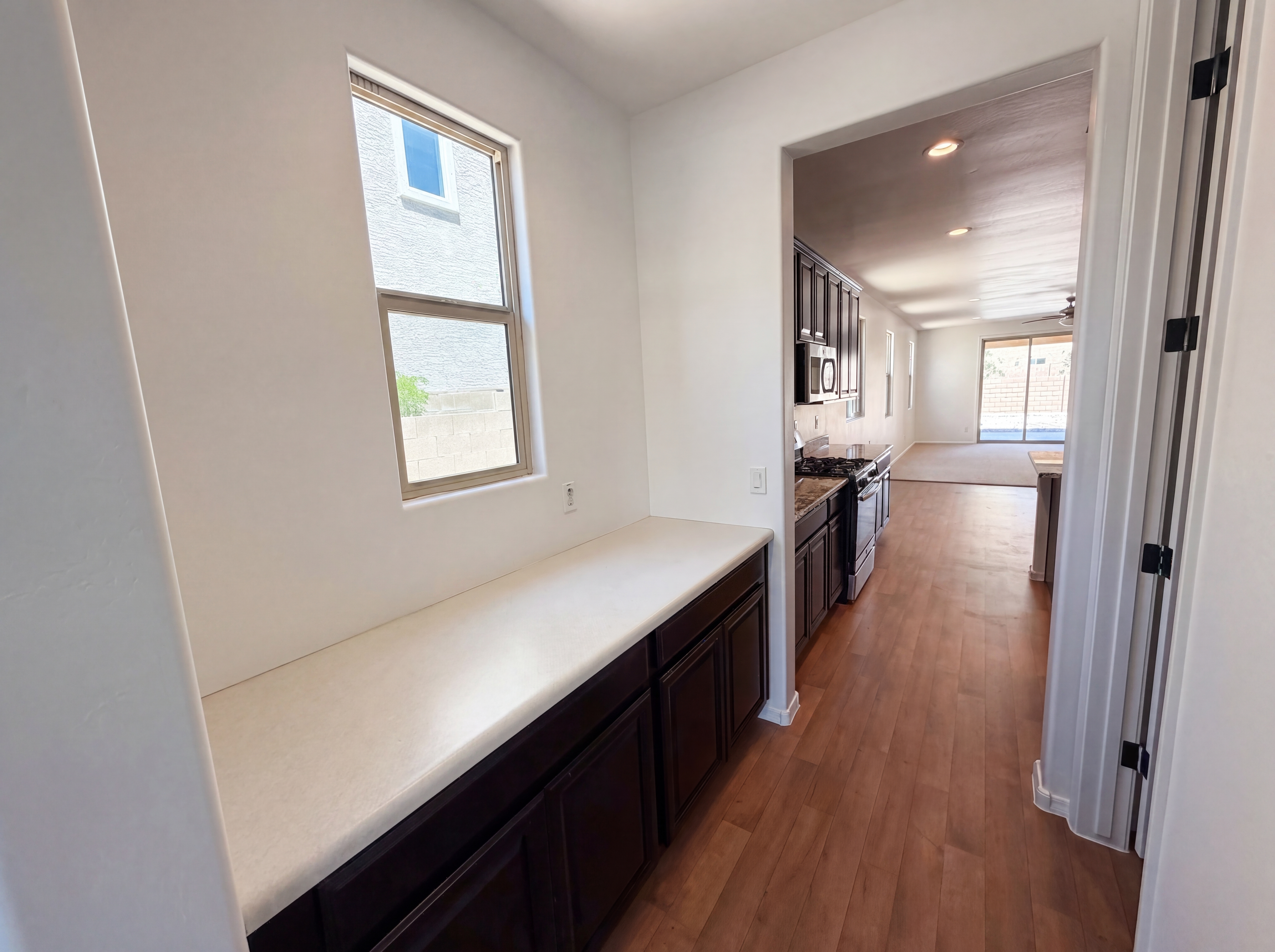 Photo 10 of 32 of 8014 W Atlantis Way, Phoenix, AZ