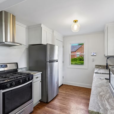 Property photo 2 of 1824 Edgewood St NE