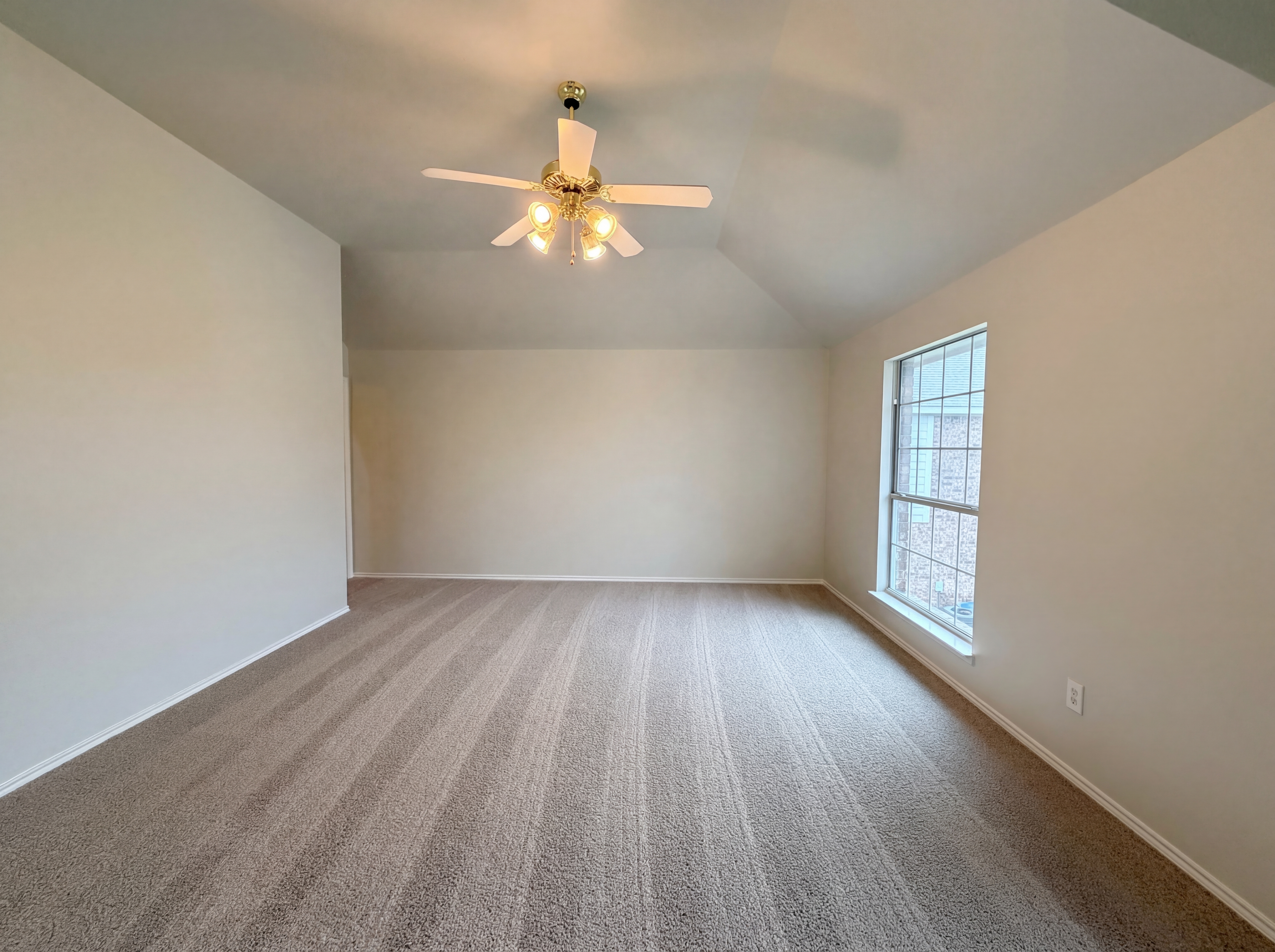Photo 20 of 24 of 916 Matagorda Ln, Desoto, TX