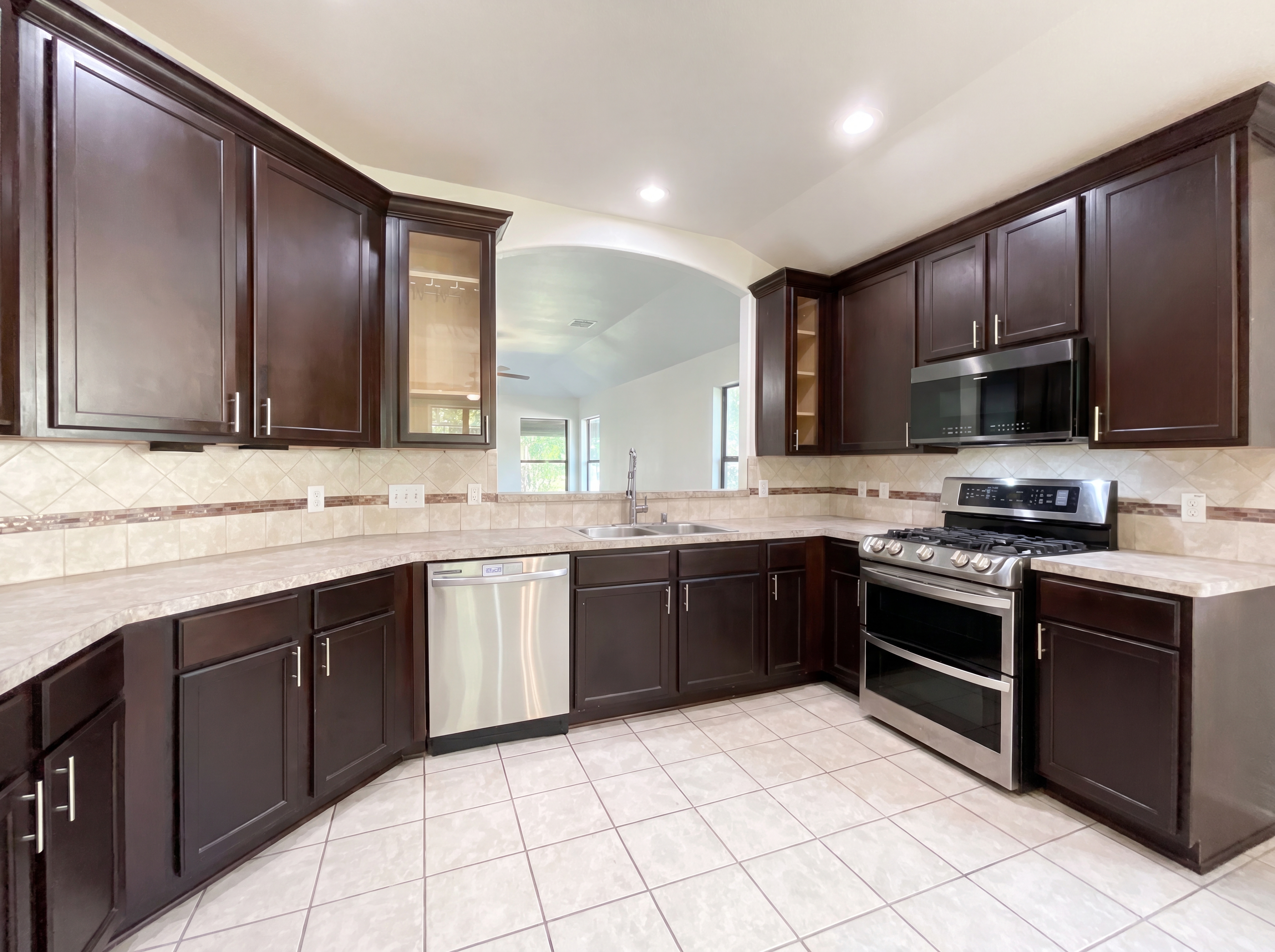 Photo 2 of 18 of 1603 Katydid Ct, Conroe, TX