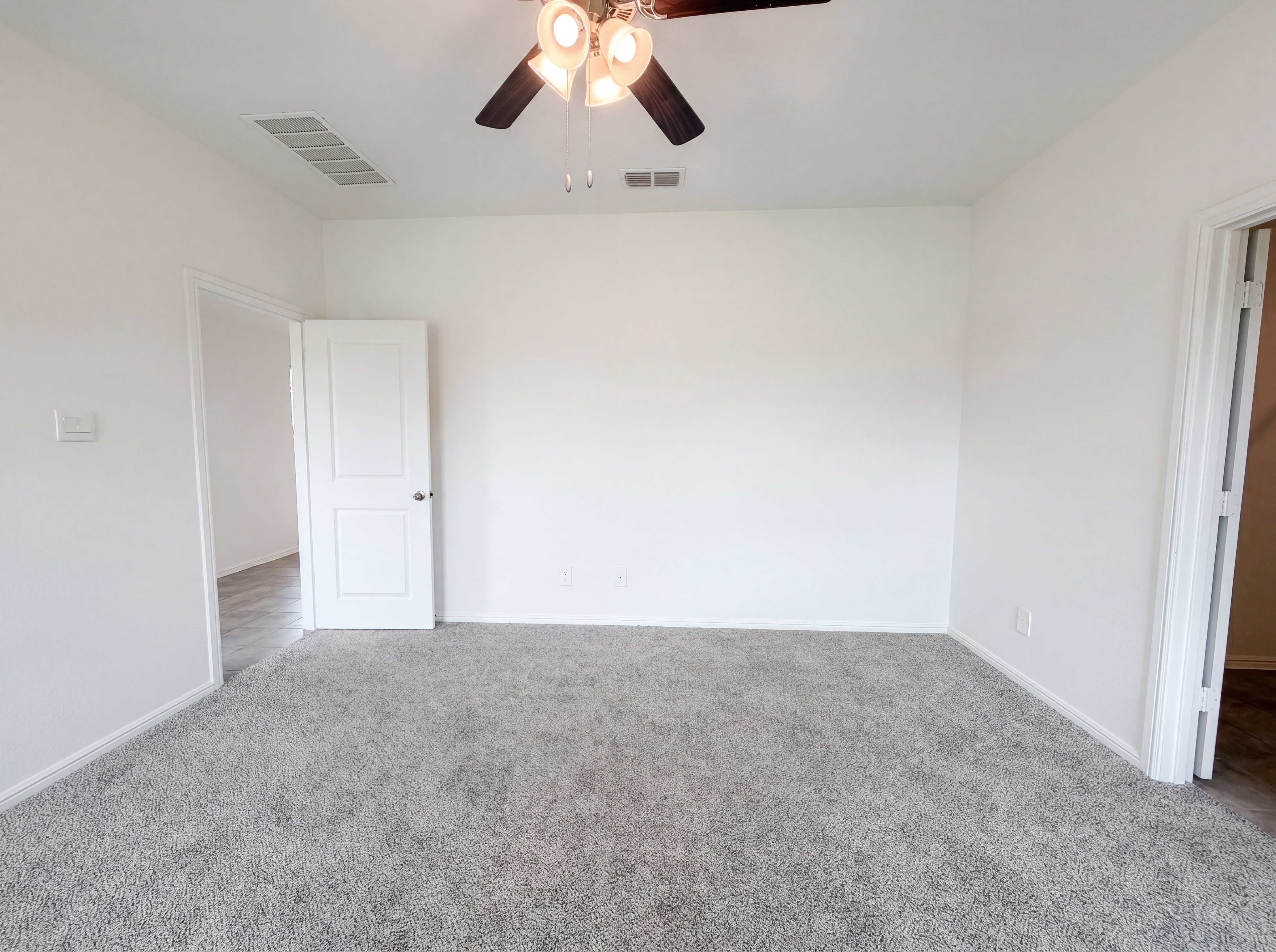 Photo 11 of 16 of 13592 Gunsmoke Ln, Cresson, TX