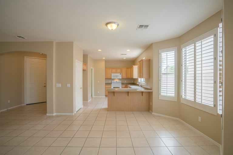 Photo 8 of 30 - 14226 Shaw Butte Dr N, Surprise, AZ 85379
