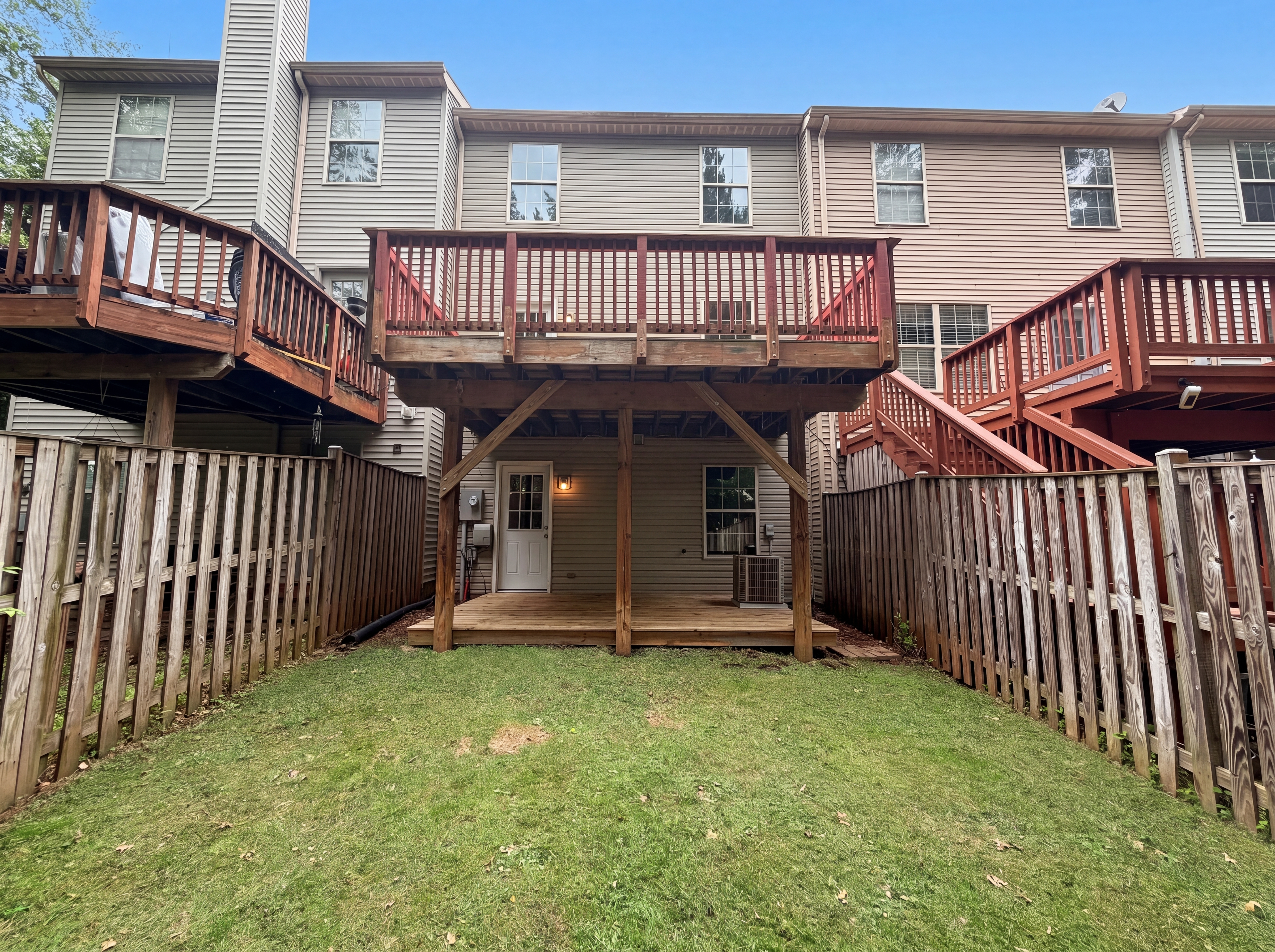 Photo 5 of 53 of 8641 Centerton Ln, Manassas, VA