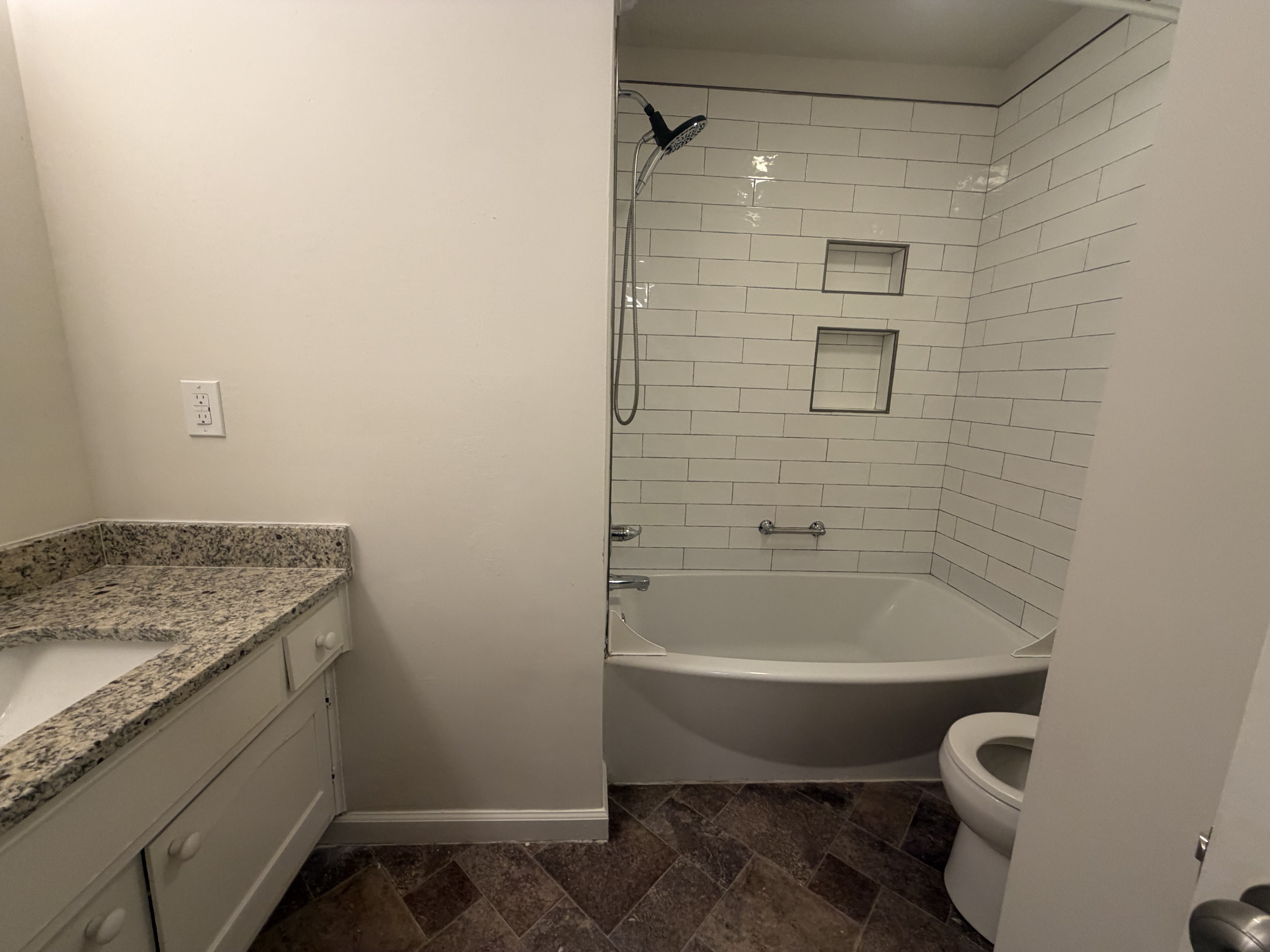 Photo 10 of 19 of 2605 Lamroc Rd, Greensboro, NC