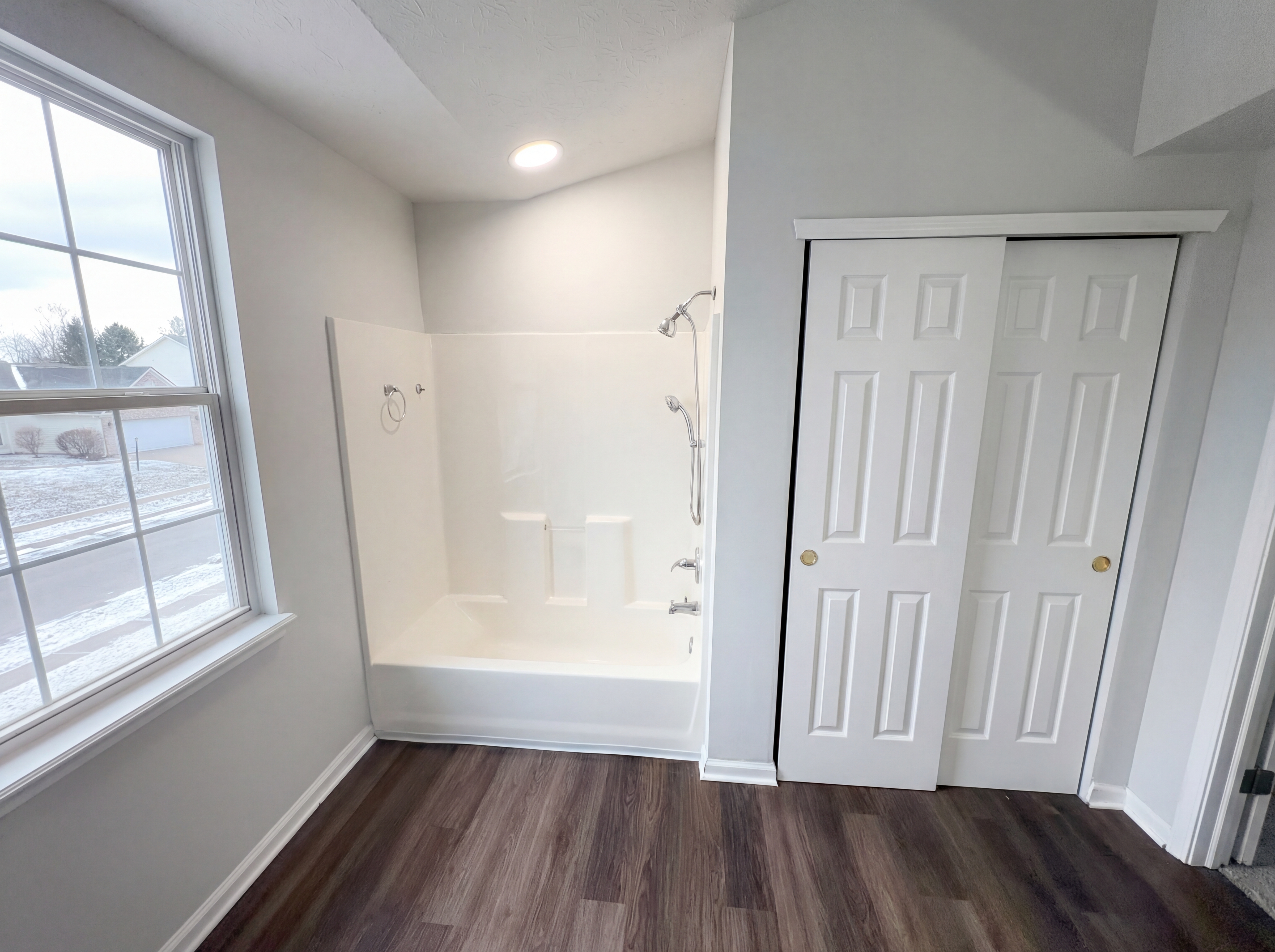 Photo 13 of 30 of 6454 Kentstone Dr, Indianapolis, IN
