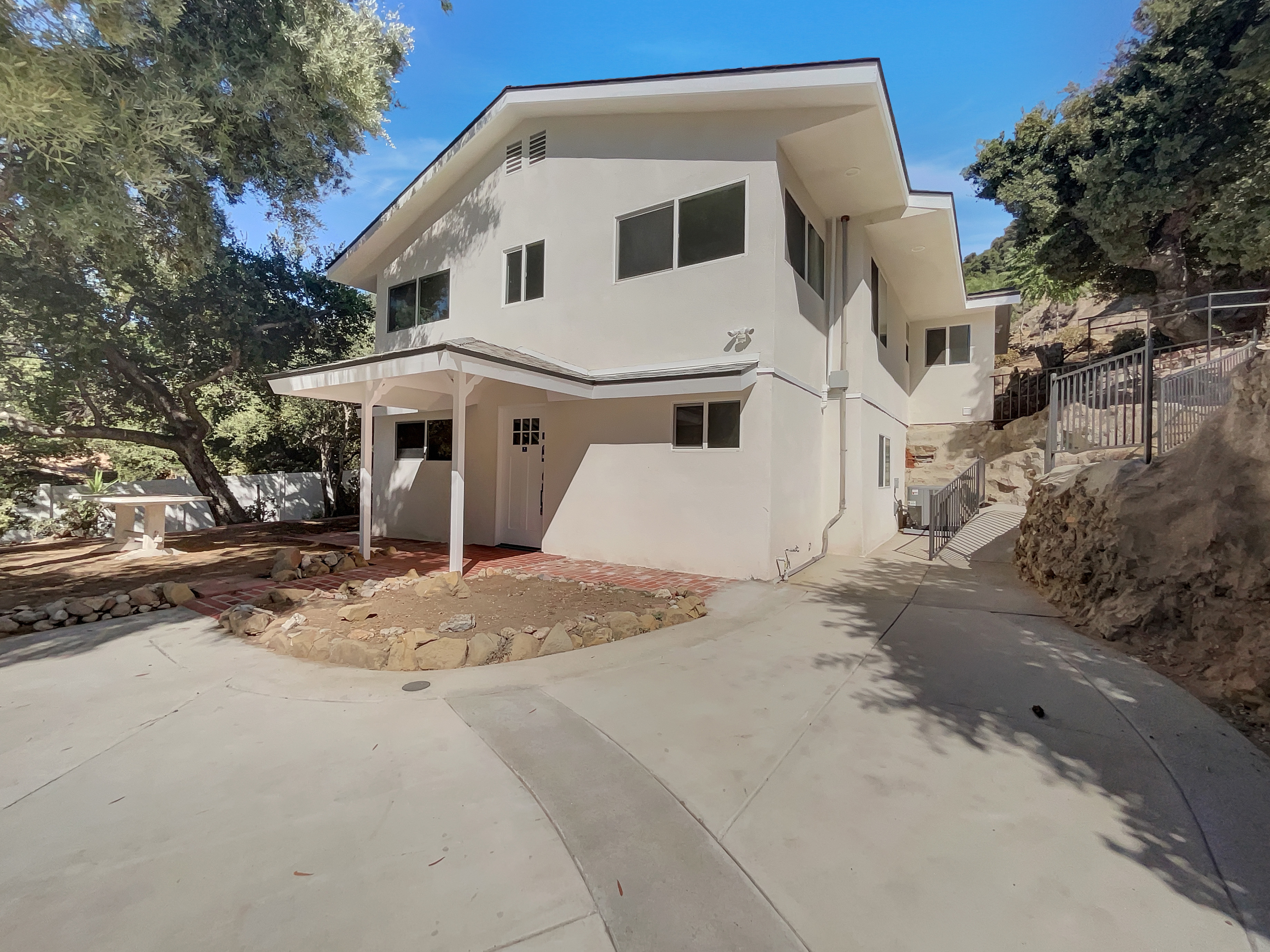 Photo 6 of 25 of 6440 Clear Springs Rd, Simi Valley, CA