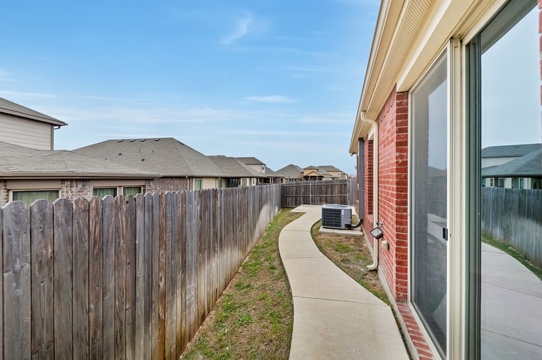 Photo 26 of 26 - 8737 Stone Valley Dr, Fort Worth, TX 76244