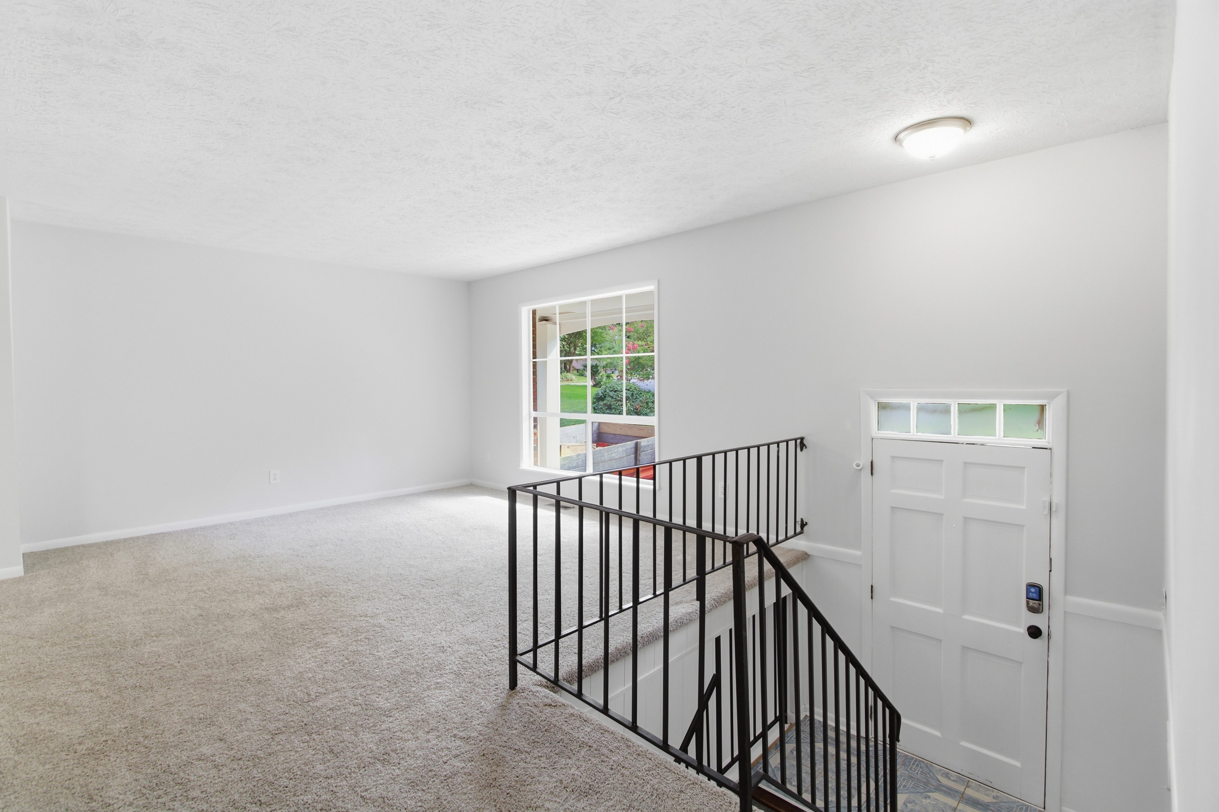 Photo 6 of 30 of 1446 Walnut Ridge Way, Stone Mountain, GA