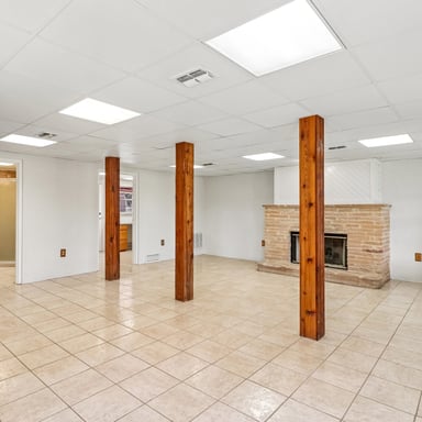 Property photo 3 of 1321 E Zipp Rd