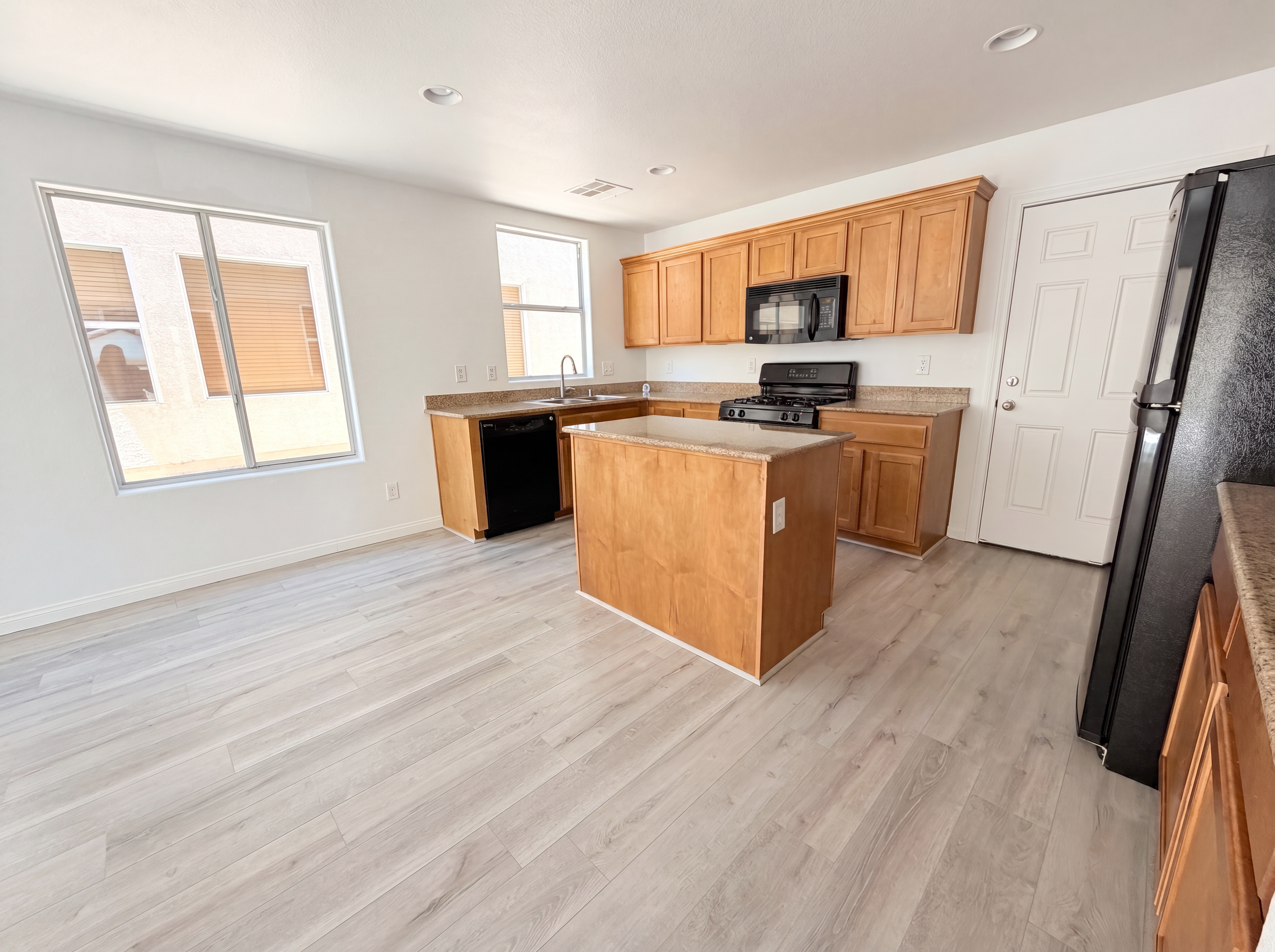 Photo 2 of 51 of 9069 Amanda Creek Ct, Las Vegas, NV