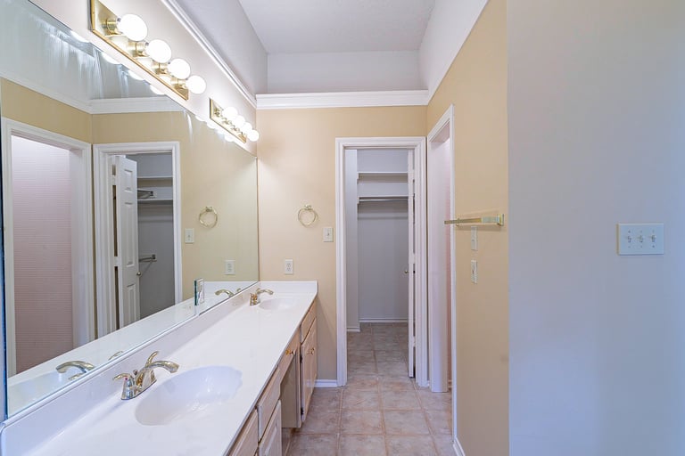 Photo 14 of 25 - 4203 Capstone Dr, Carrollton, TX 75010