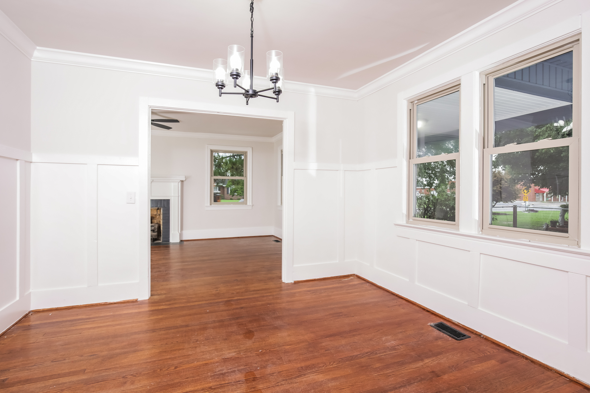 Photo 8 of 22 of 306 Fayetteville St, Newton Grove, NC