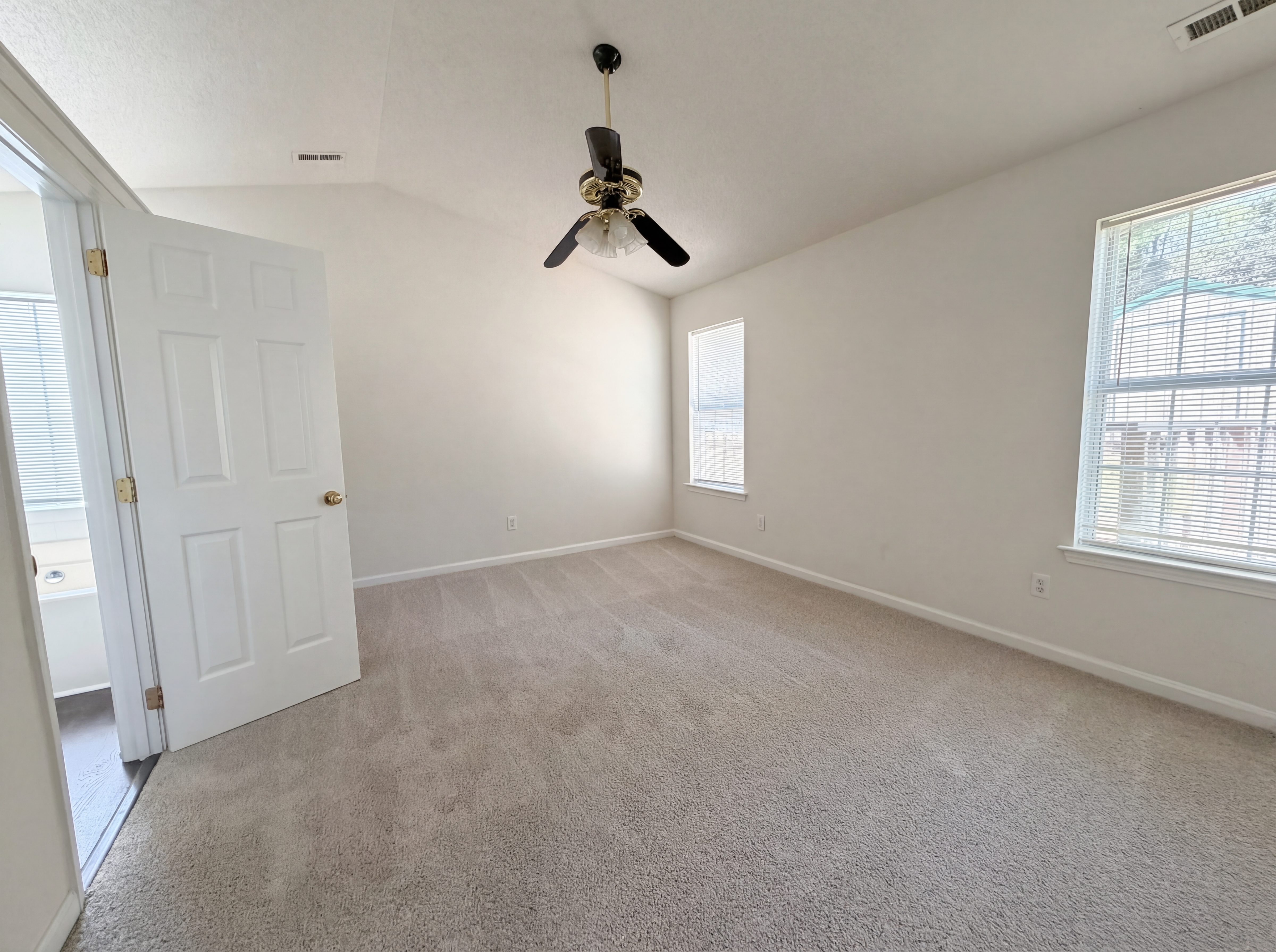 Photo 11 of 16 of 12525 Panthersville Dr, Charlotte, NC