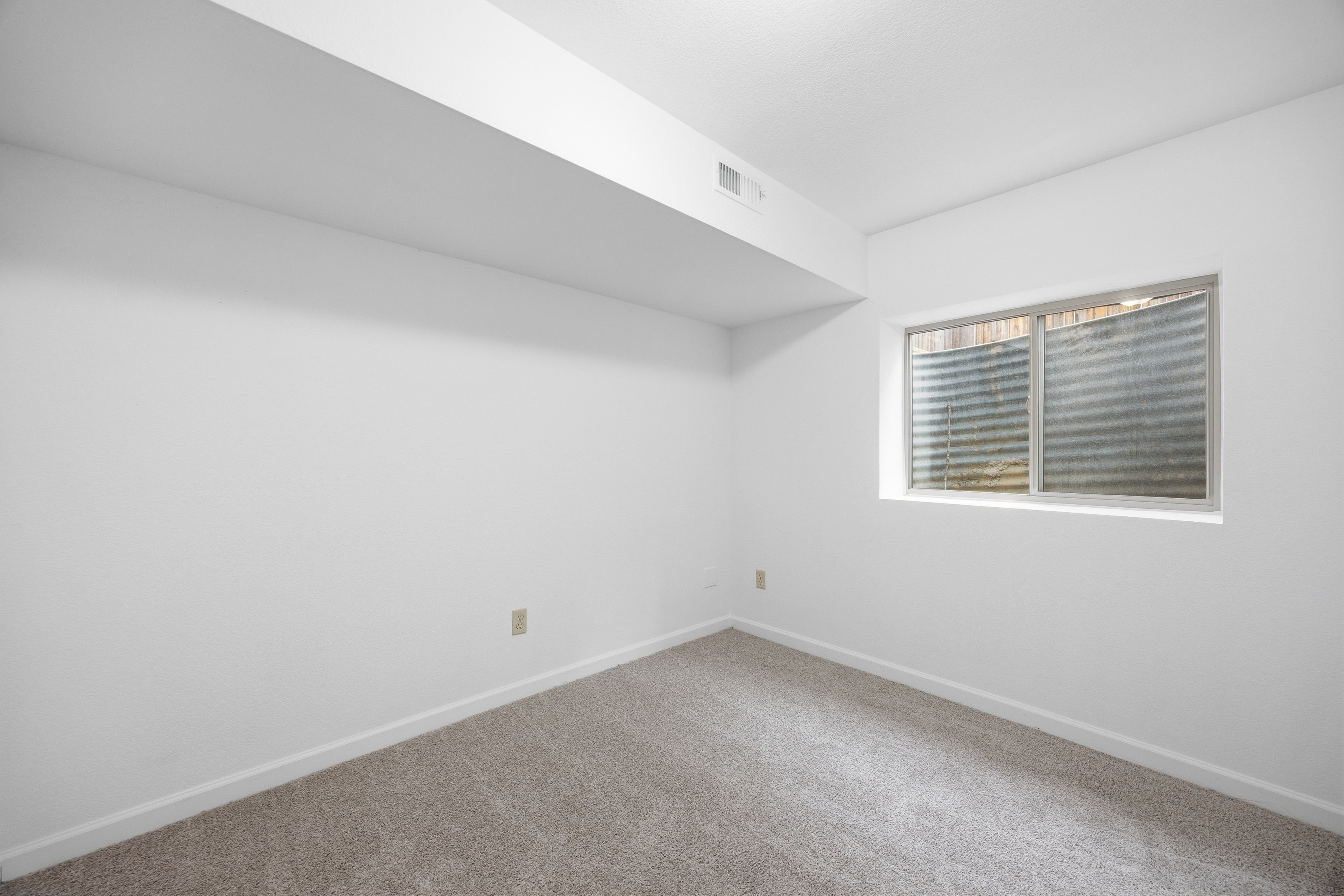 Photo 43 of 51 of 912 Amsterdam Dr, Colorado Springs, CO