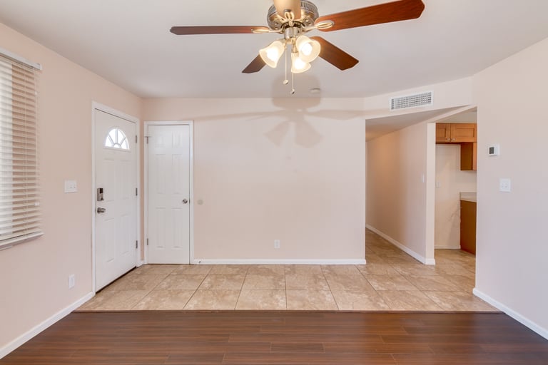 Photo 4 of 24 - 1344 N Chandler Cir, Chandler, AZ 85225