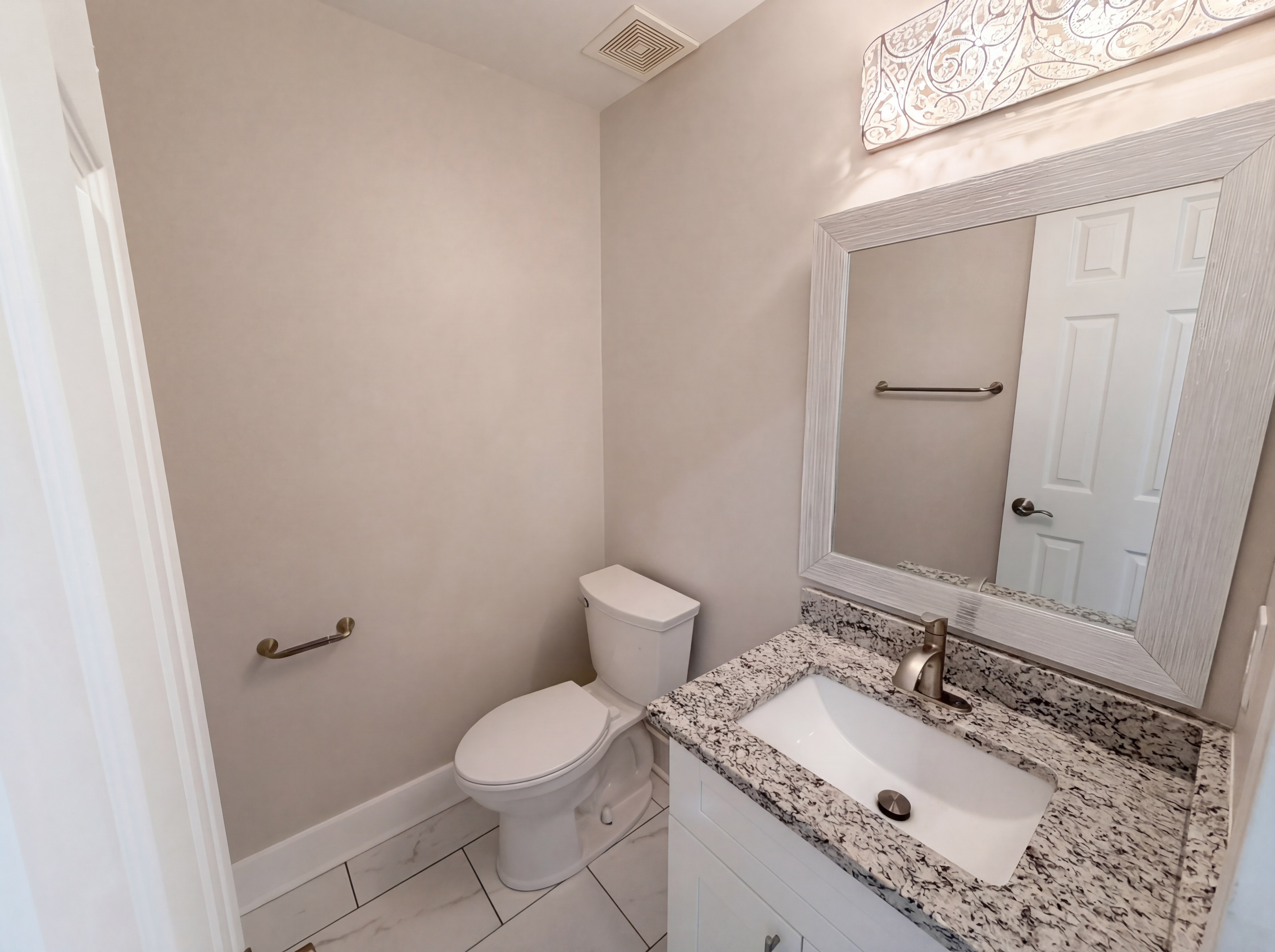 Photo 22 of 44 of 4000 Amberley Ln, Marietta, GA