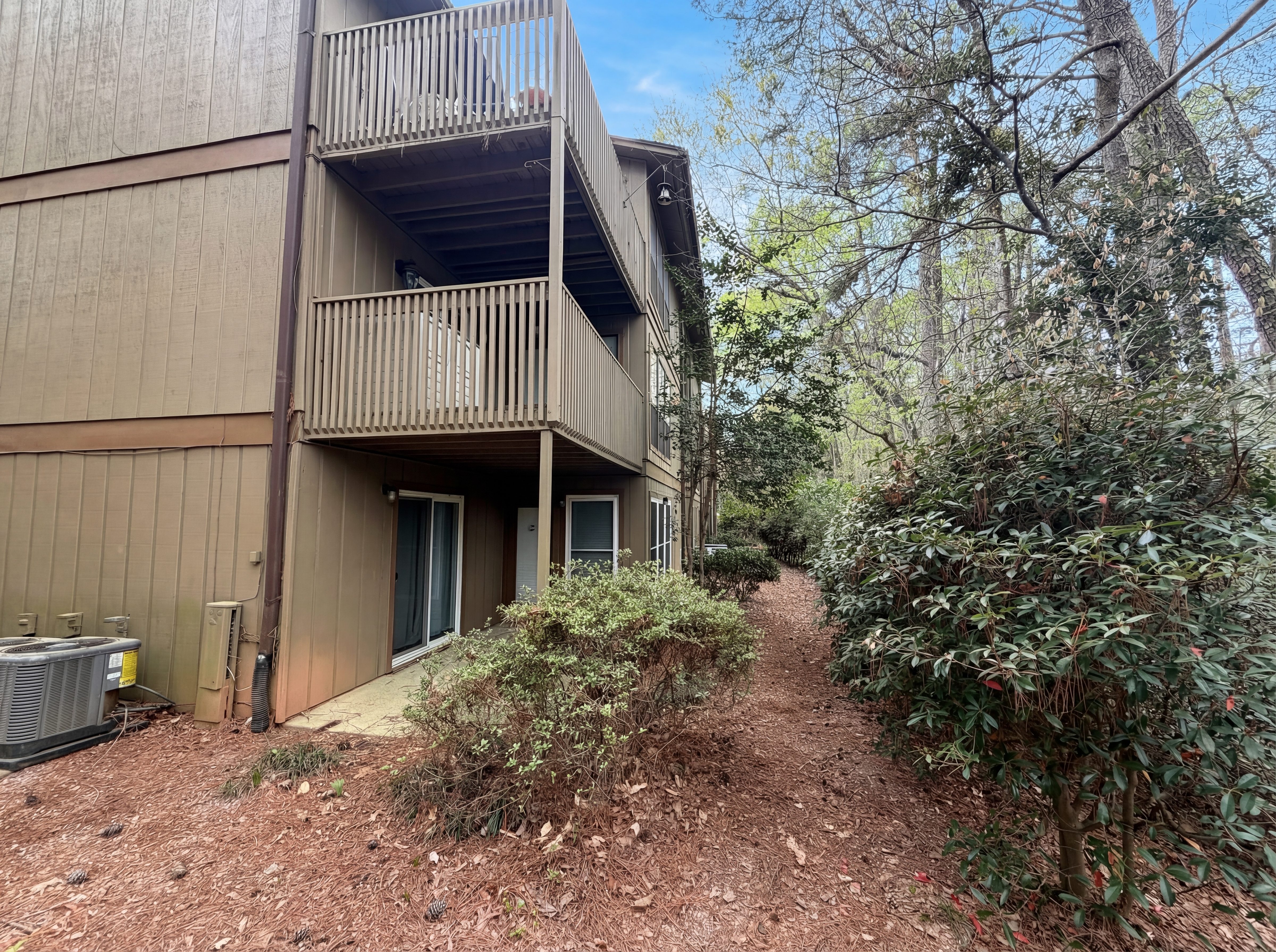 Photo 22 of 24 of 1013 Dunbar Dr, Atlanta, GA