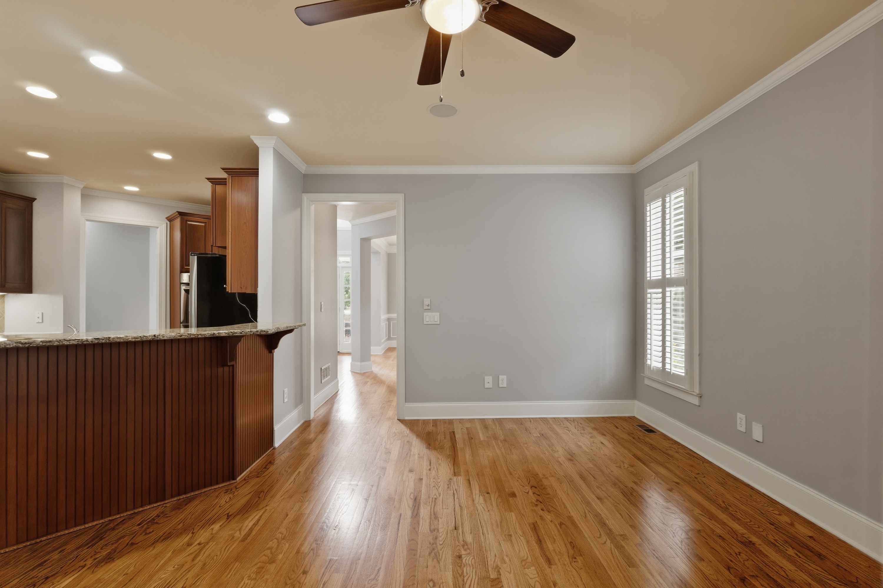 Photo 12 of 51 of 4530 Oak Brook Dr SE, Smyrna, GA