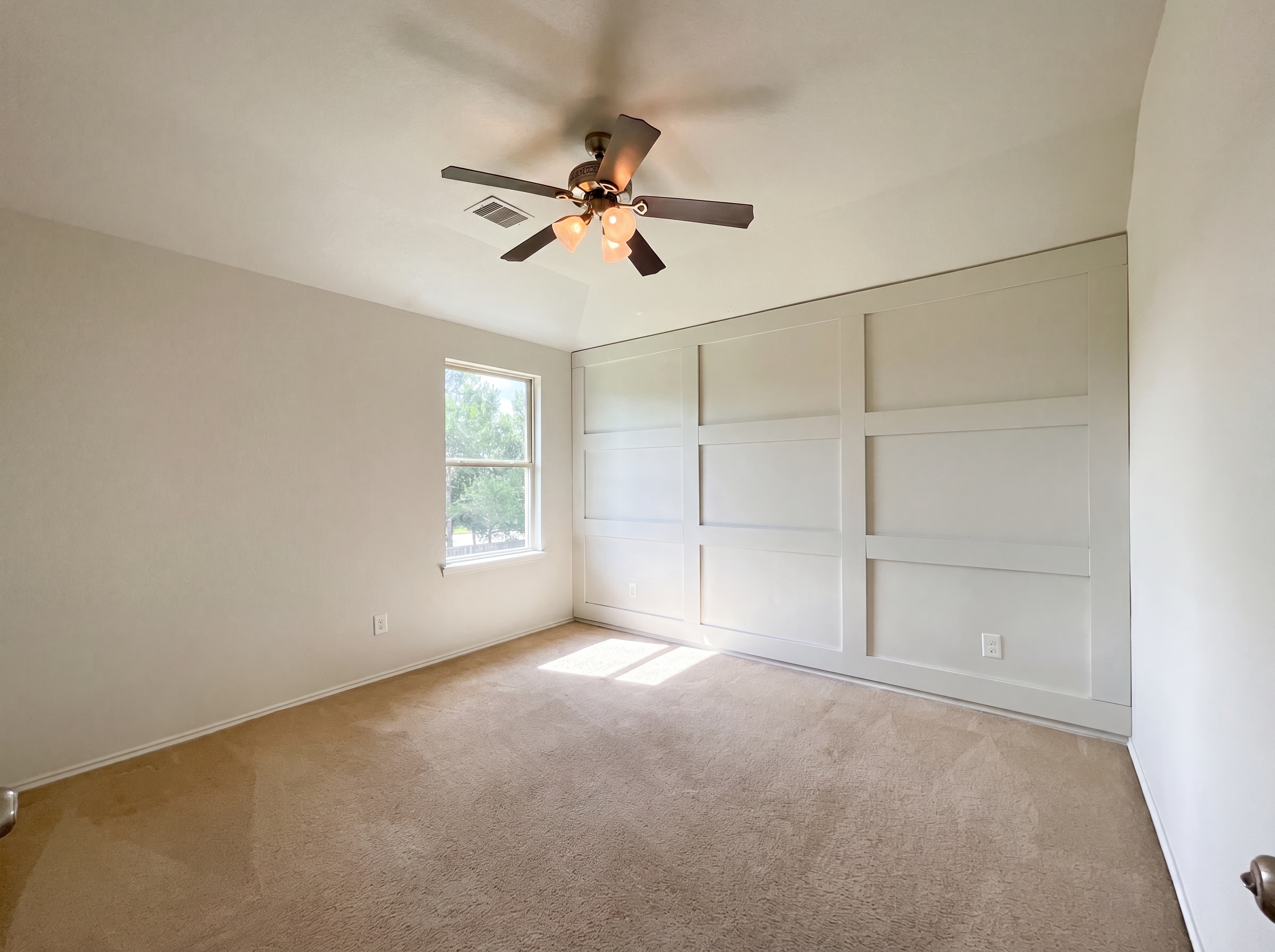 Photo 12 of 17 of 18813 Genova Bay Ct, New Caney, TX