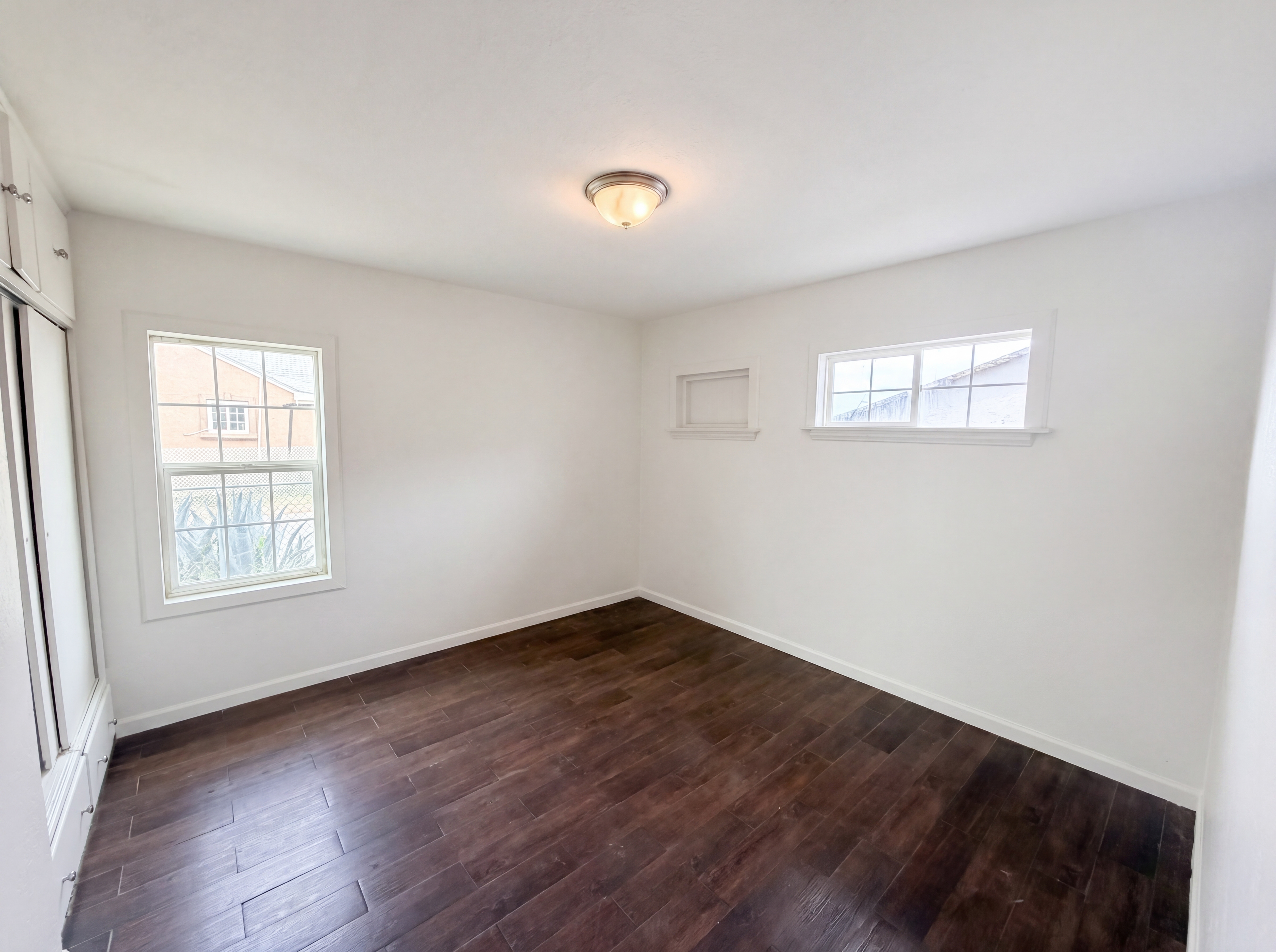 Photo 9 of 42 of 11950 Lee Ave, Adelanto, CA