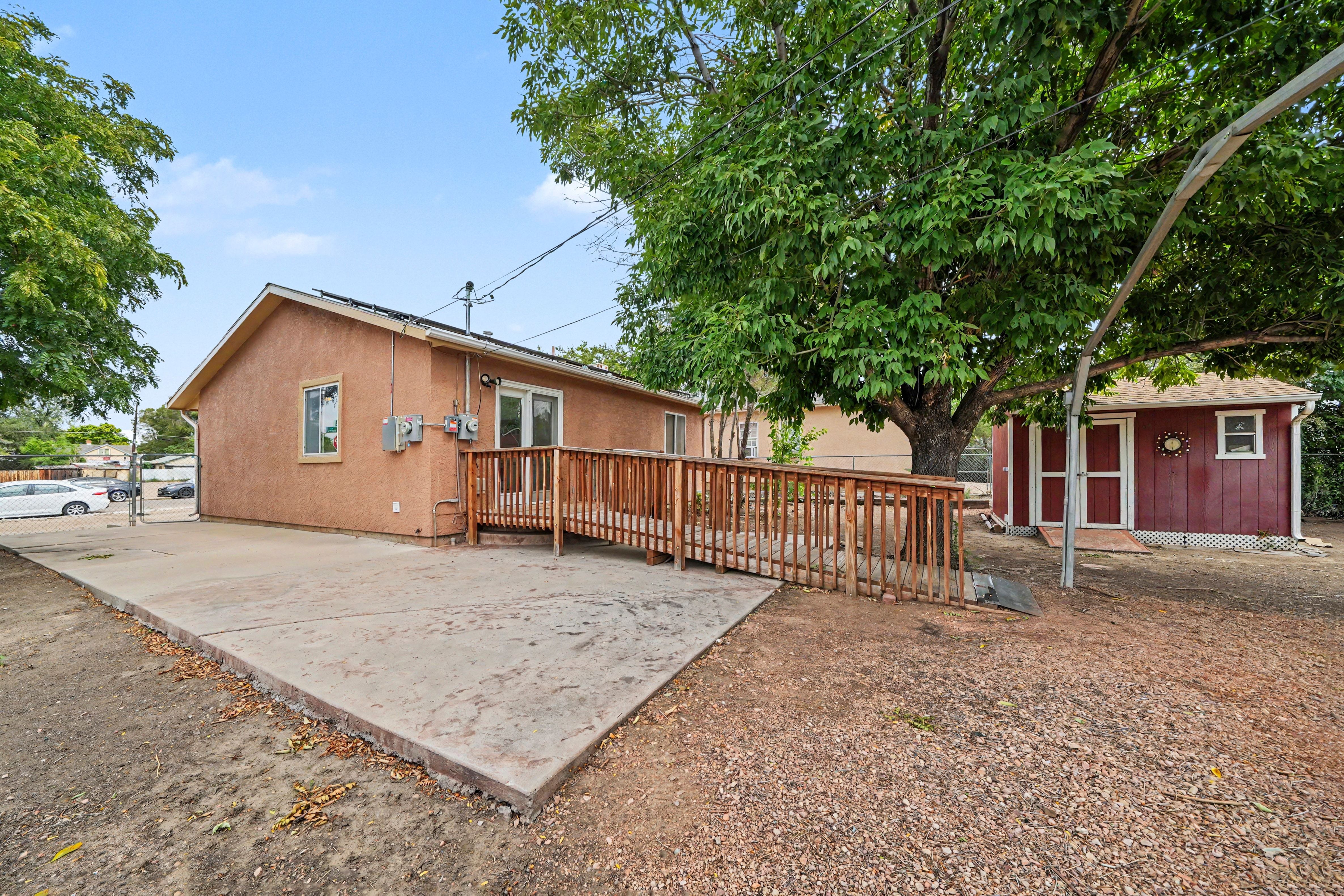 Photo 5 of 15 of 1002 Catalpa St, Pueblo, CO