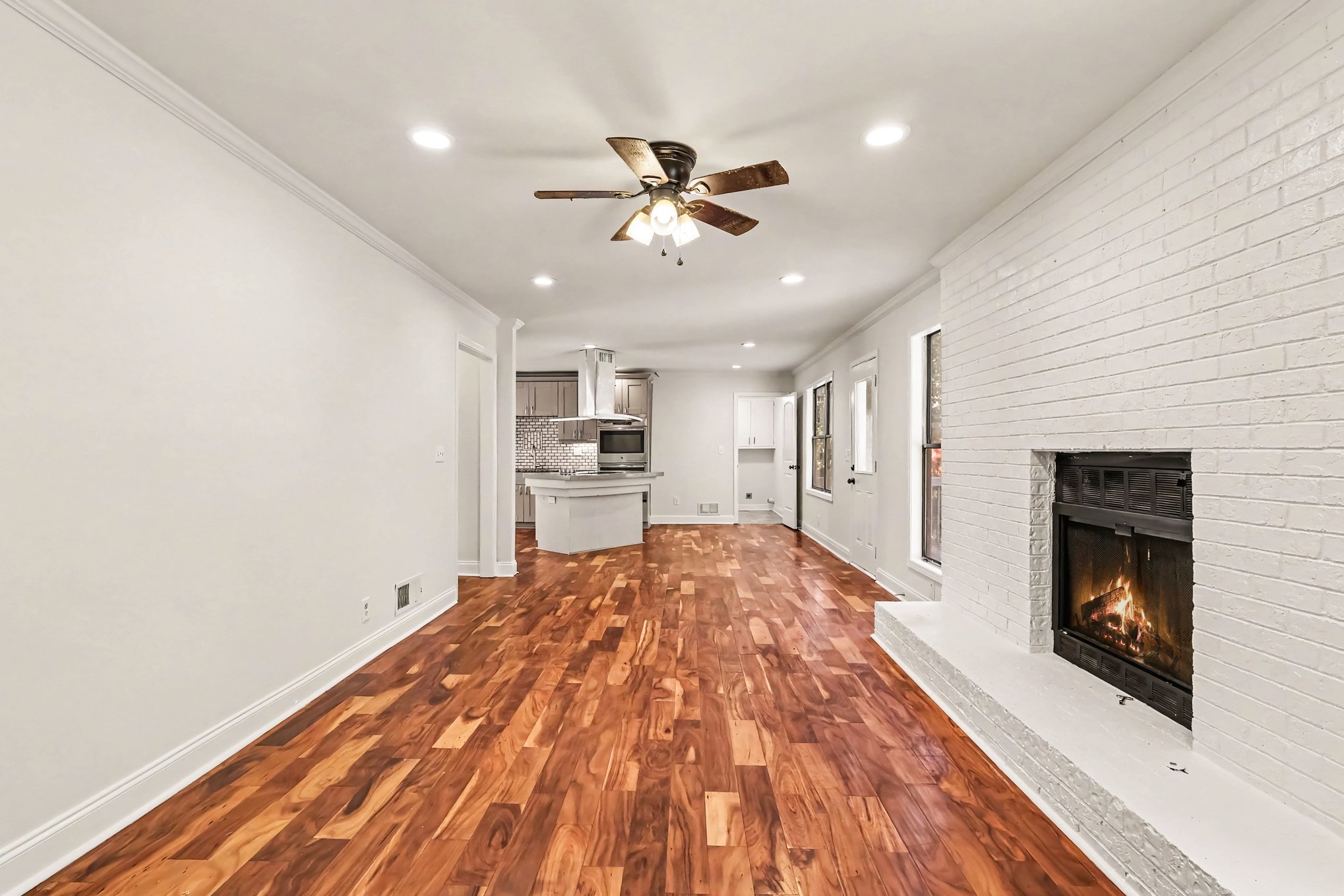 Photo 8 of 22 of 2888 Carrousel Ct, Stone Mountain, GA