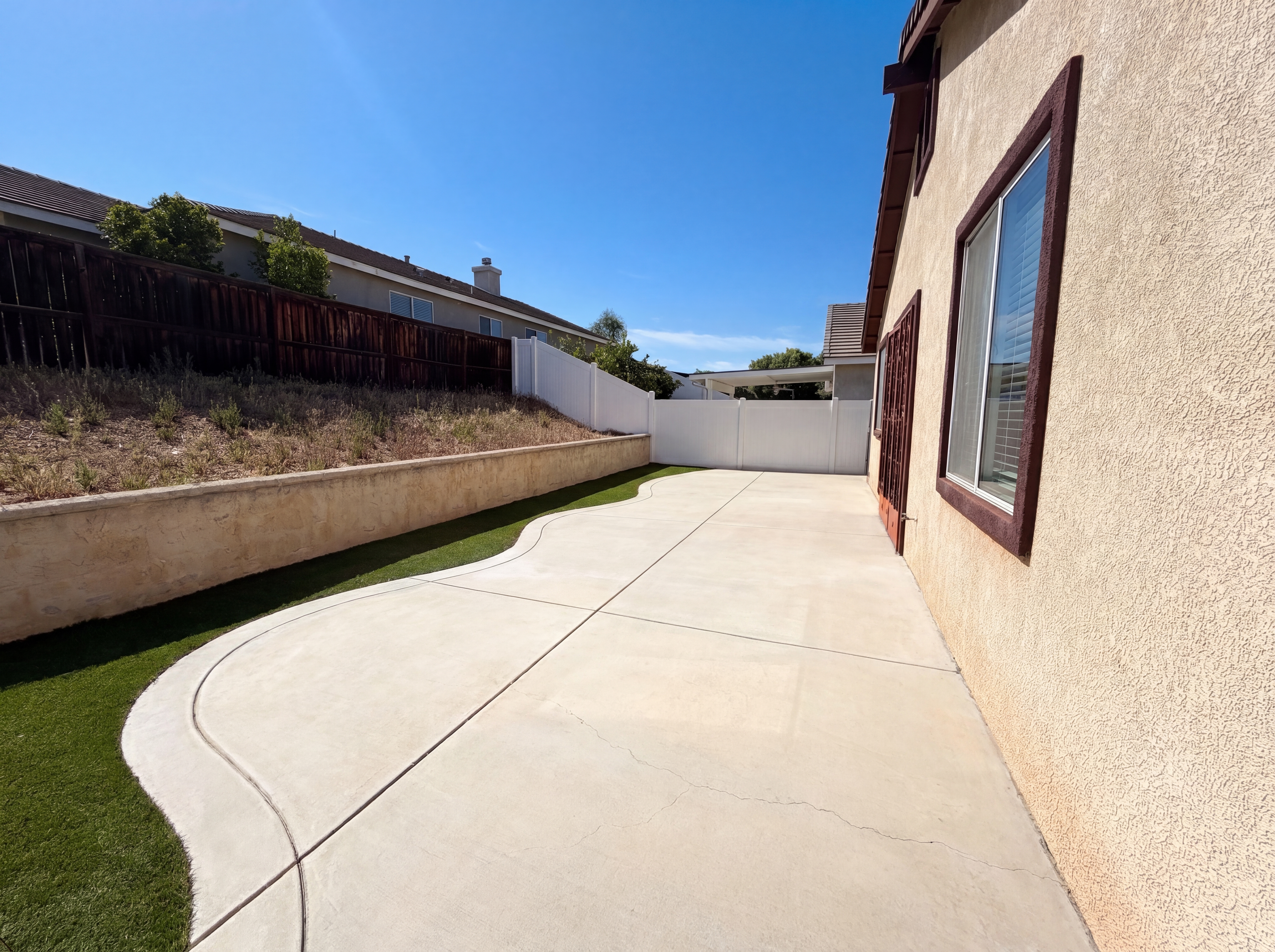 Photo 5 of 19 of 16960 Tack Ln, Moreno Valley, CA