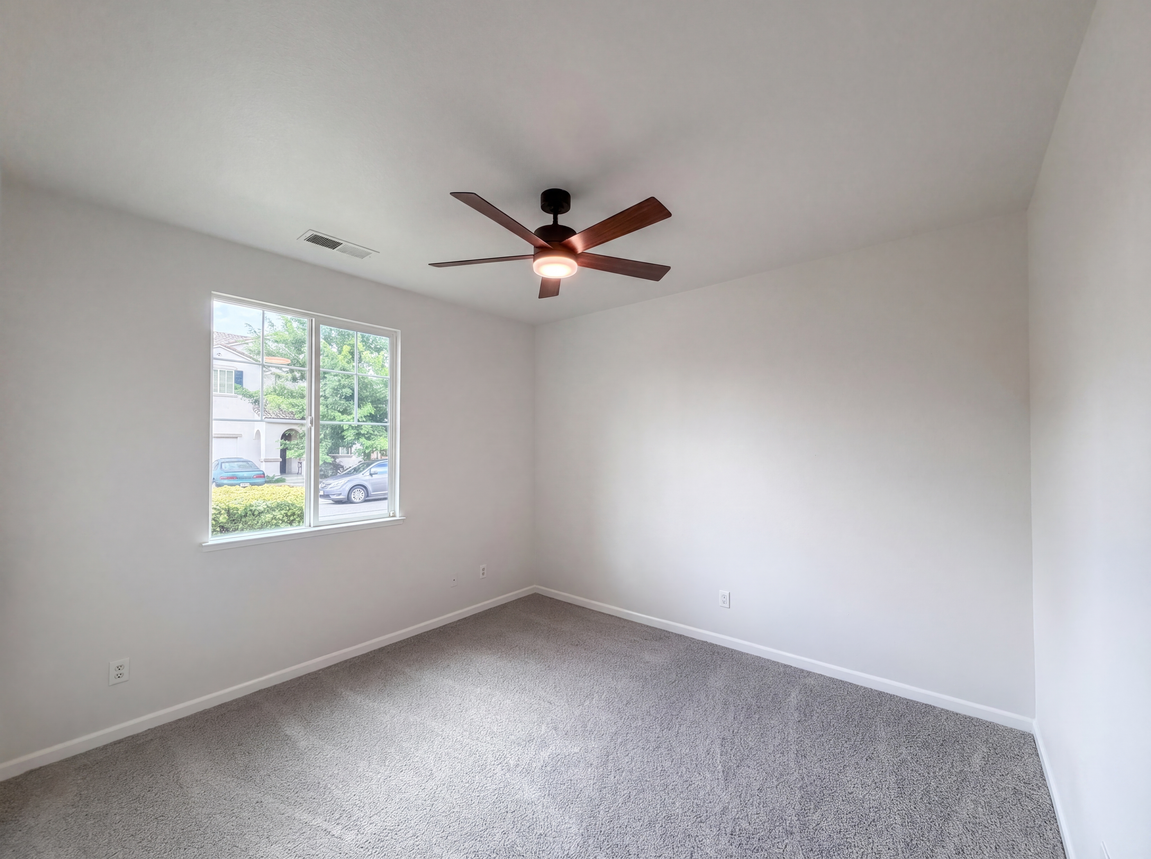 Photo 4 of 43 of 8532 Hawley Way, Elk Grove, CA