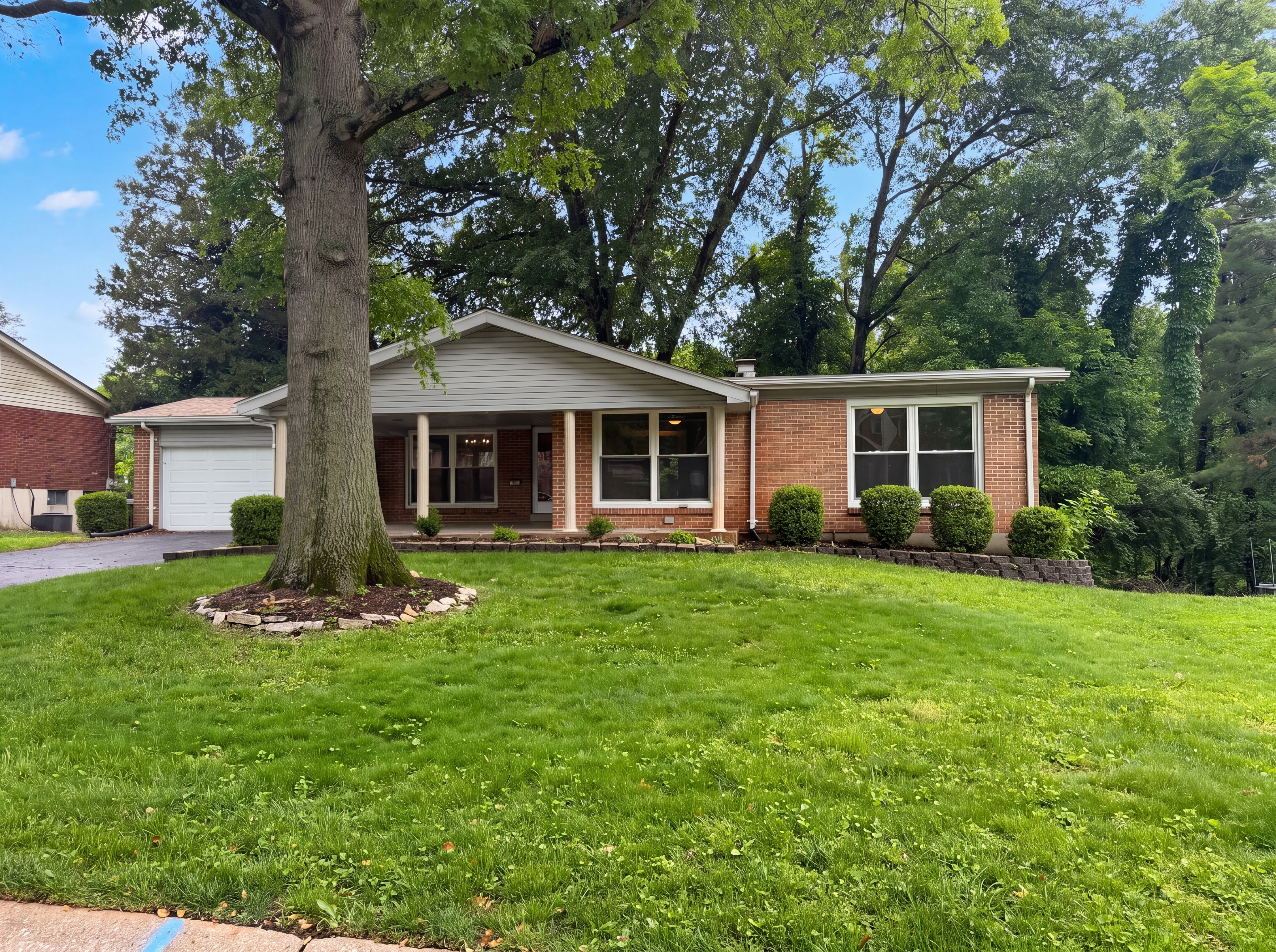 Photo 20 of 25 of 207 Renaldo Dr, Chesterfield, MO