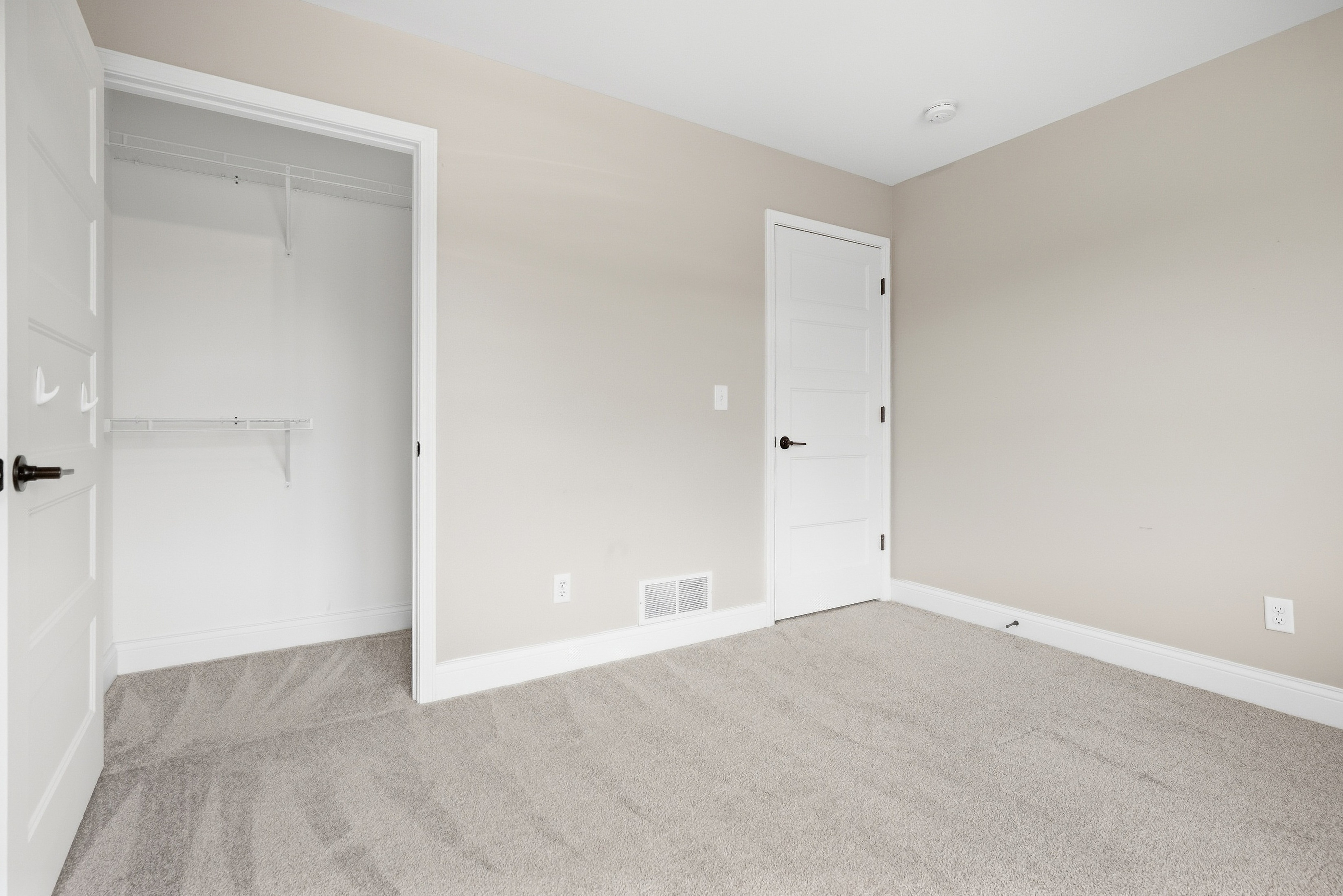 Photo 17 of 39 of 1623 Oglesby Dr, Edwardsville, IL