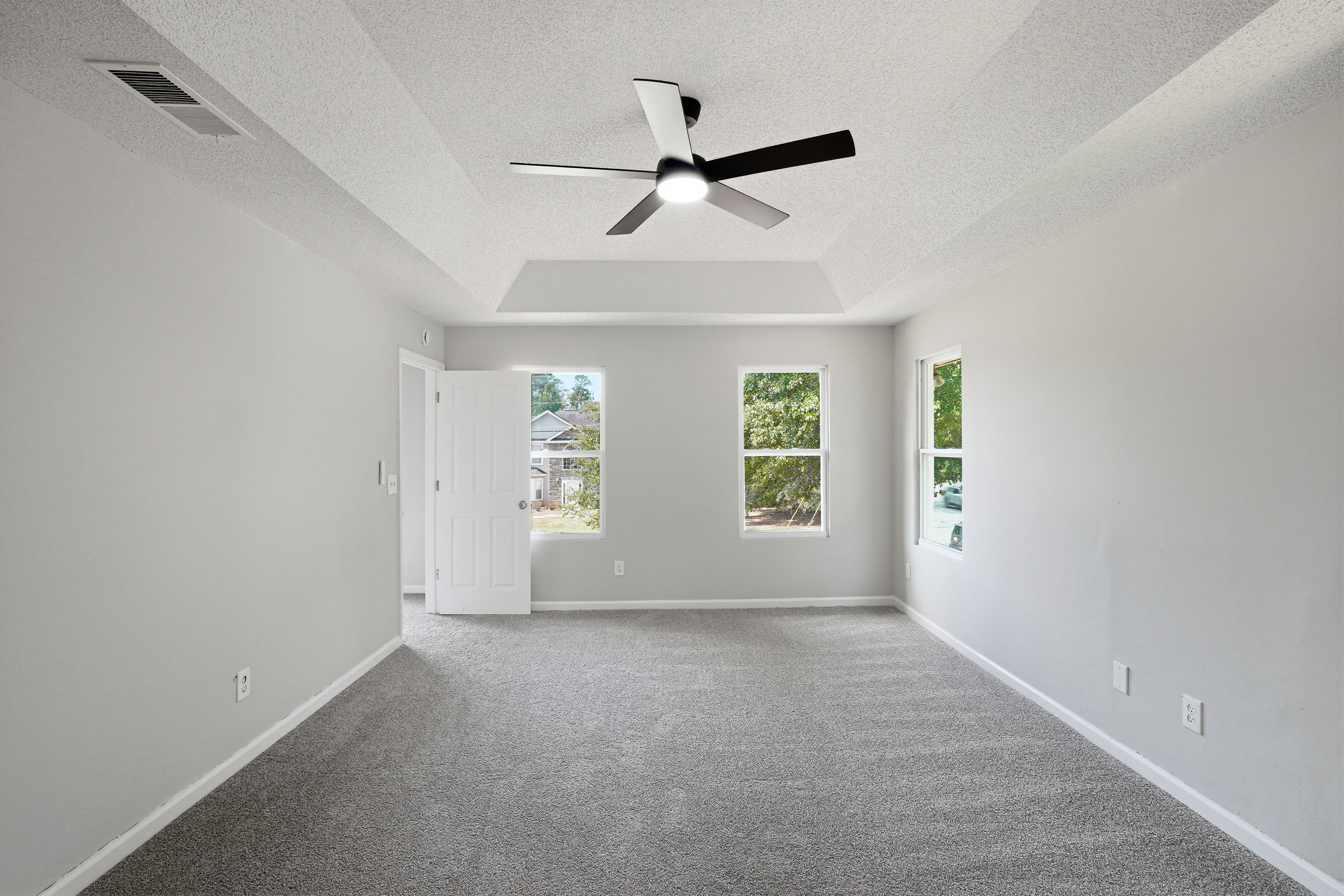 Photo 4 of 33 of 2124 Hairston Creek Pkwy, Decatur, GA