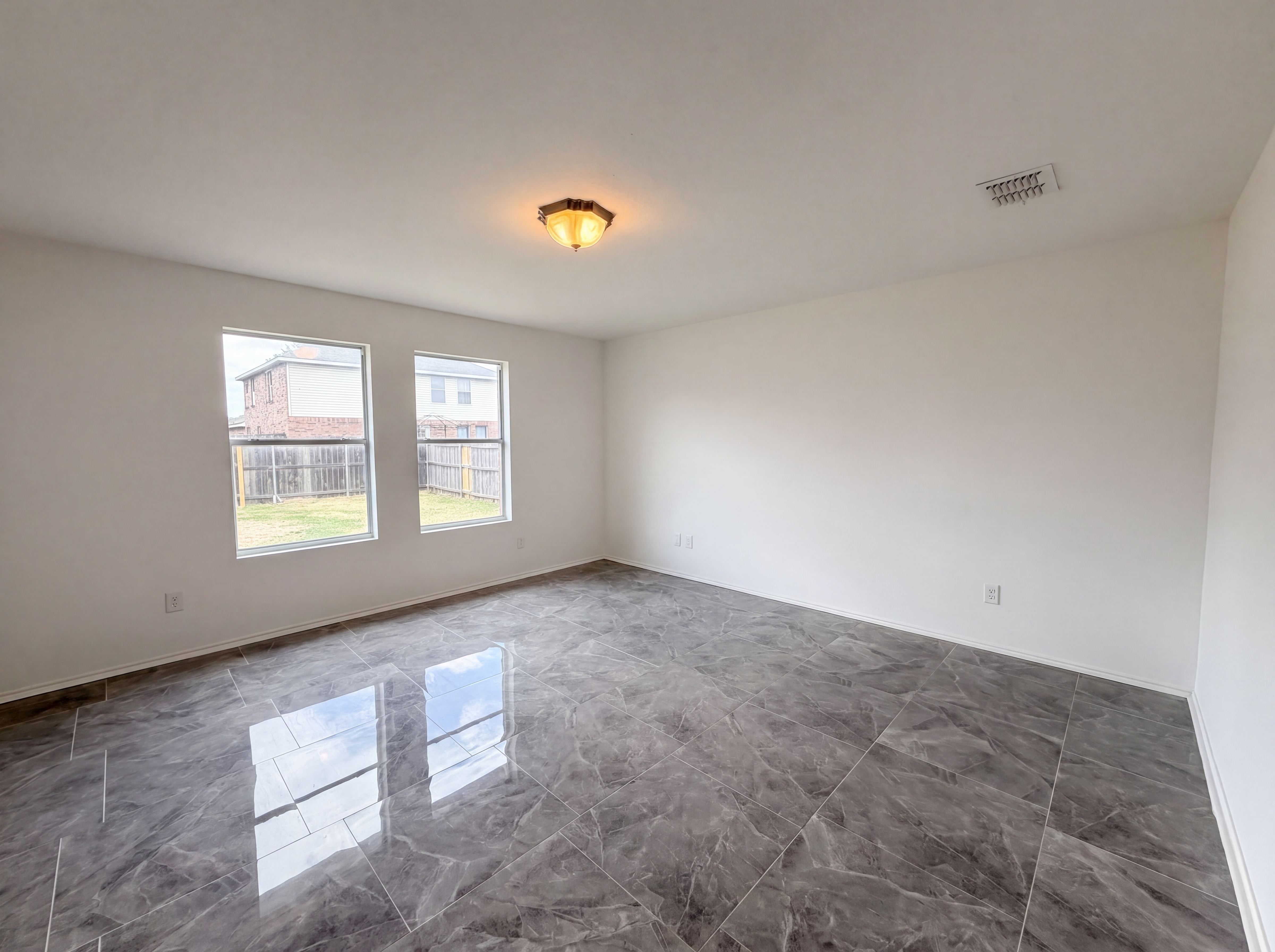 Photo 8 of 17 of 1120 Beaverwood Ln, Crowley, TX