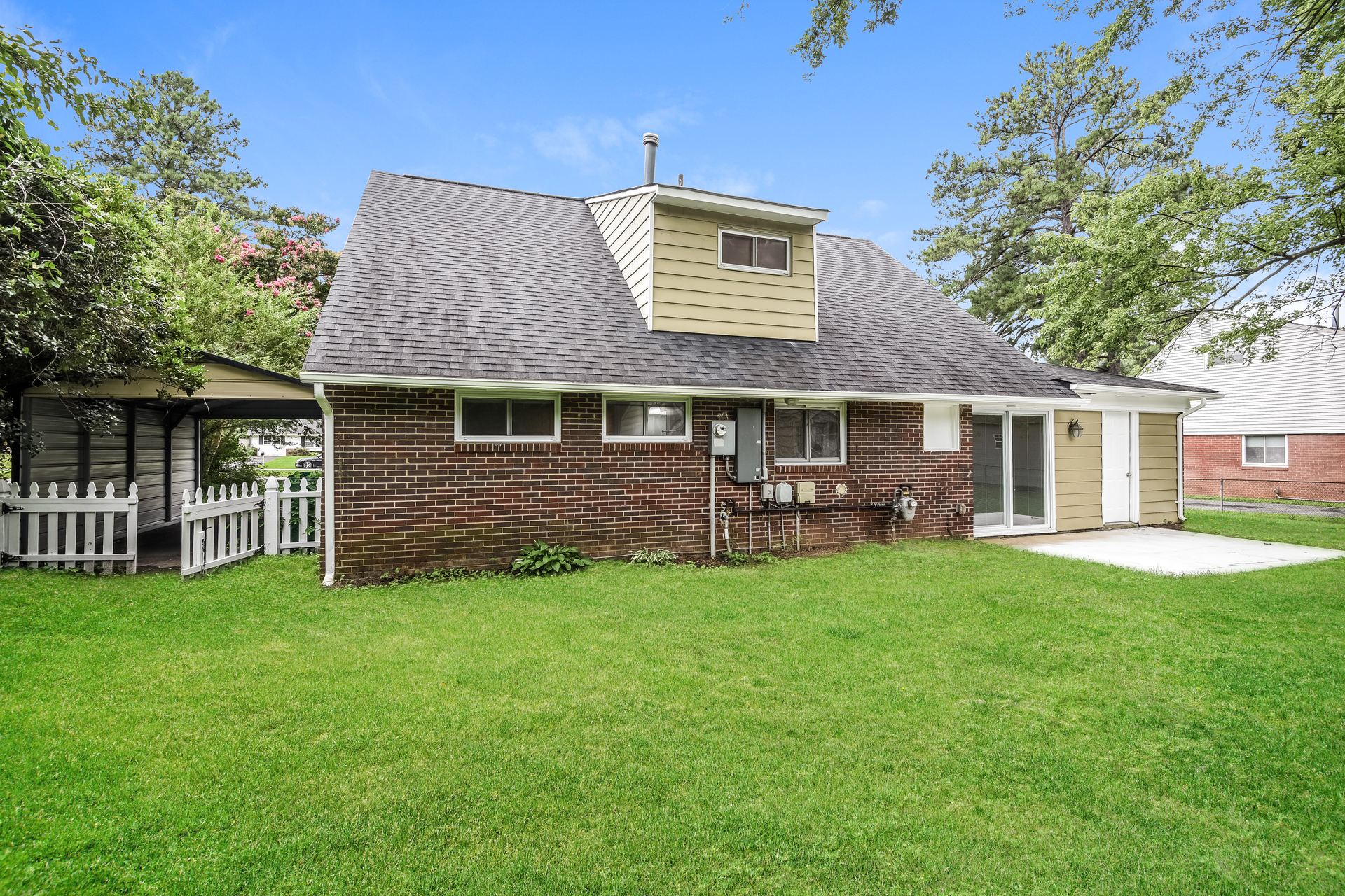 Photo 20 of 22 of 9304 Farmington Dr, Henrico, VA