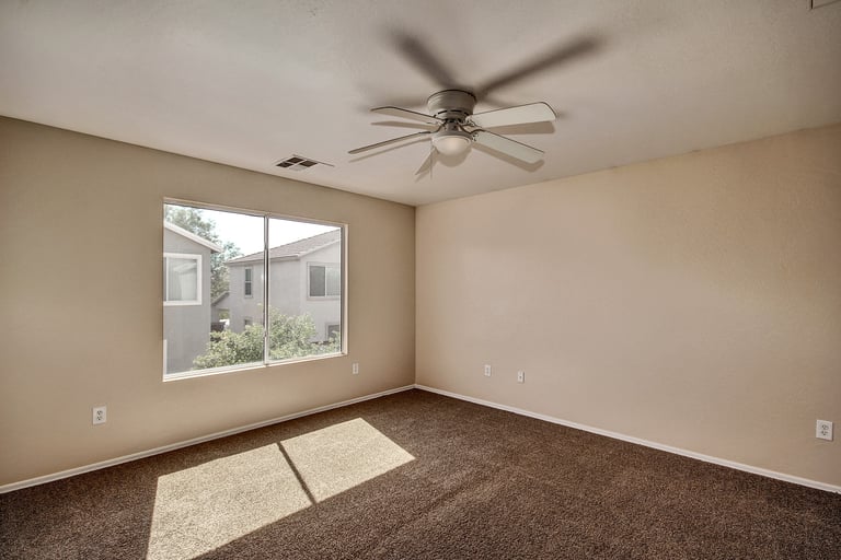 Photo 13 of 24 - 4233 W Irwin Ave, Phoenix, AZ 85041