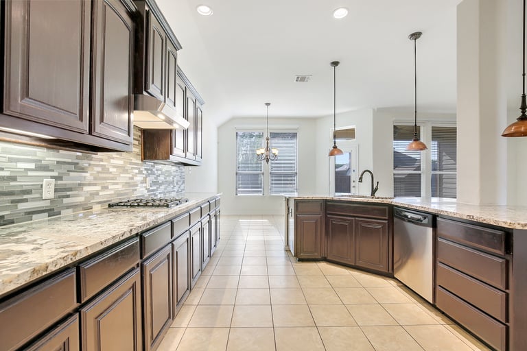 Photo 3 of 27 - 1104 Hidden Lake Dr, Burleson, TX 76028