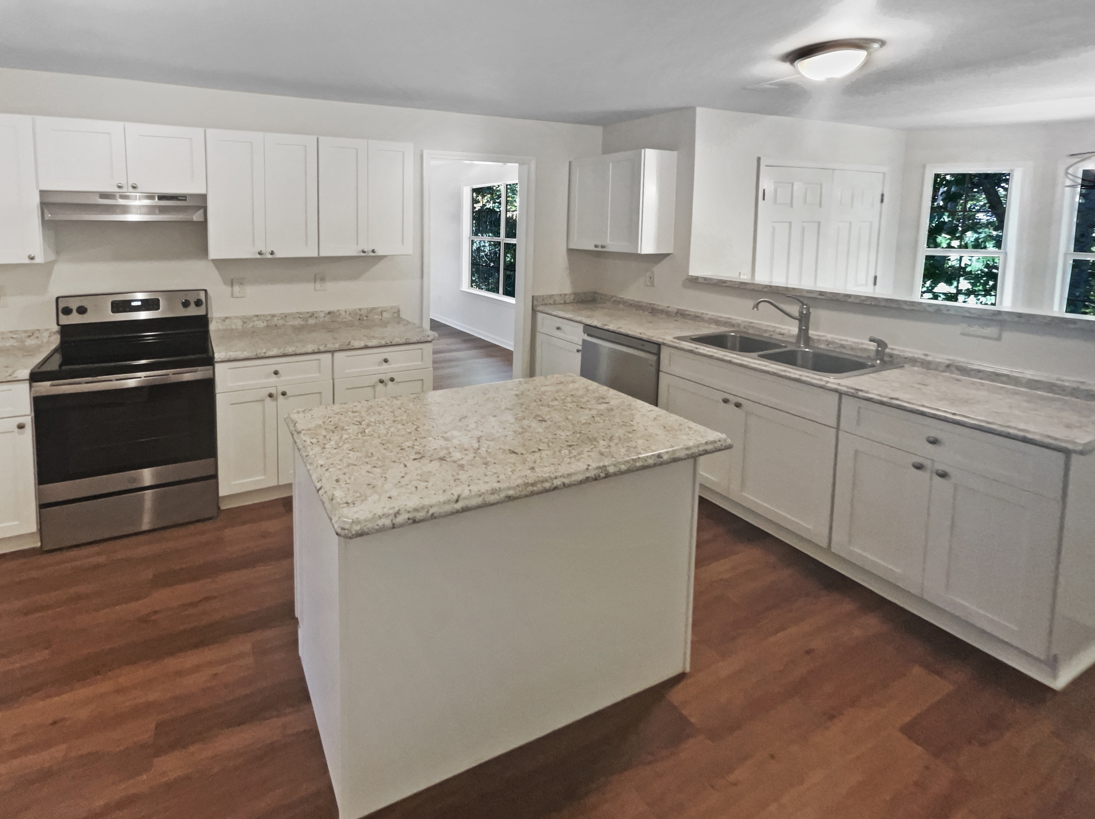 Photo 6 of 26 of 4469 White Hill Pl, Douglasville, GA