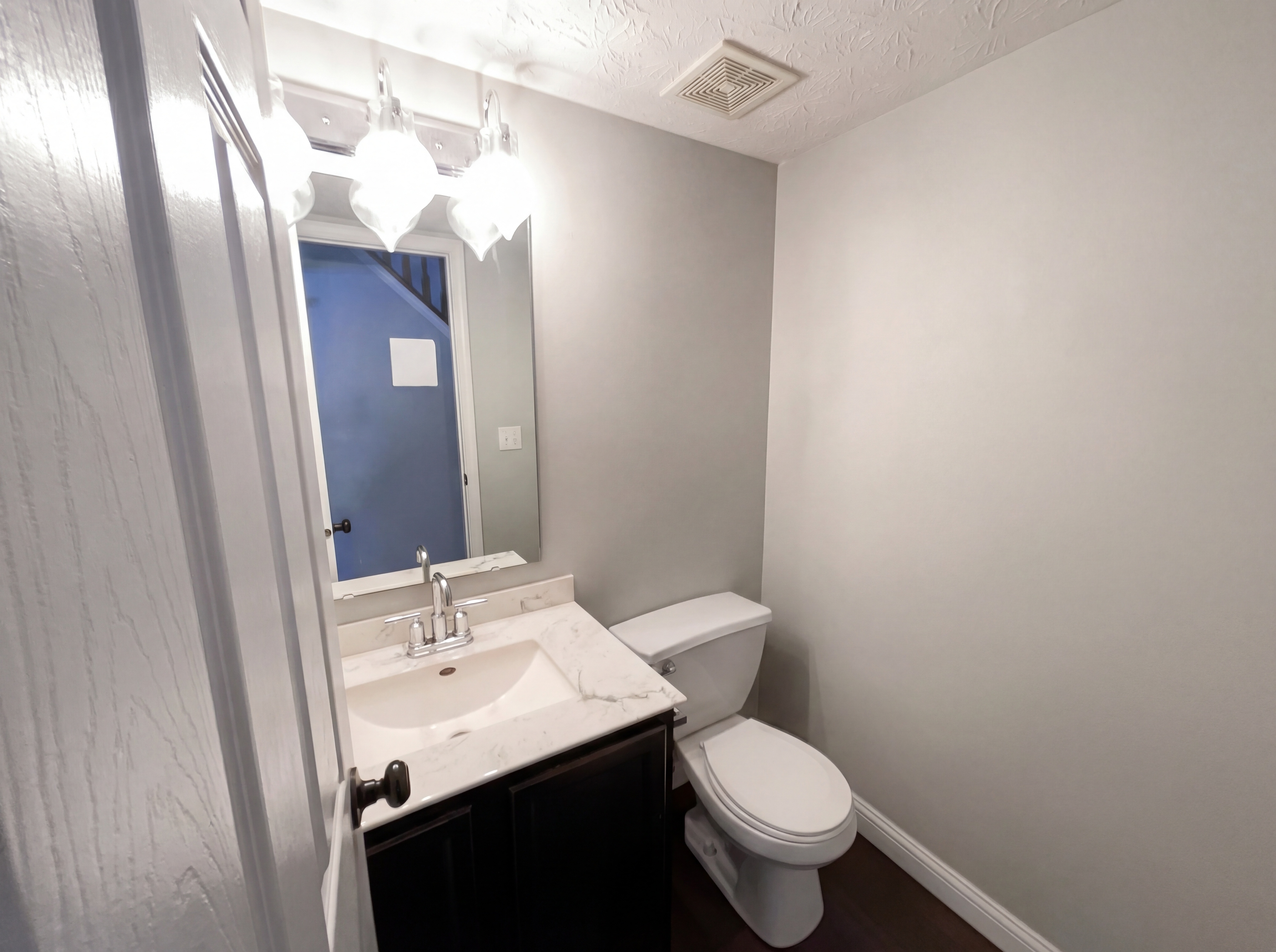 Photo 6 of 20 of 5259 Baysdon Cir, Indianapolis, IN