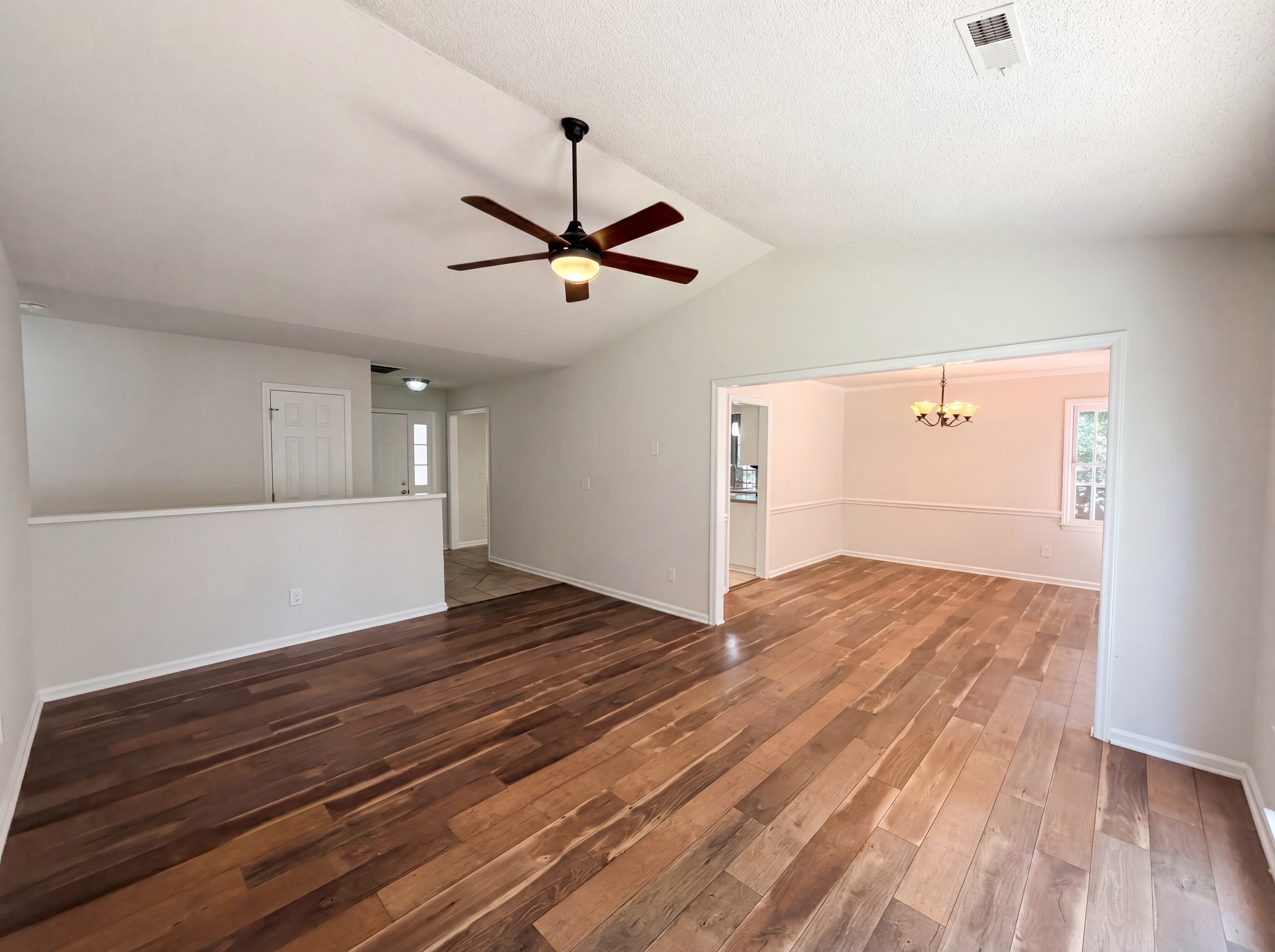 Photo 10 of 19 of 13622 Tynecastle Ln, Matthews, NC