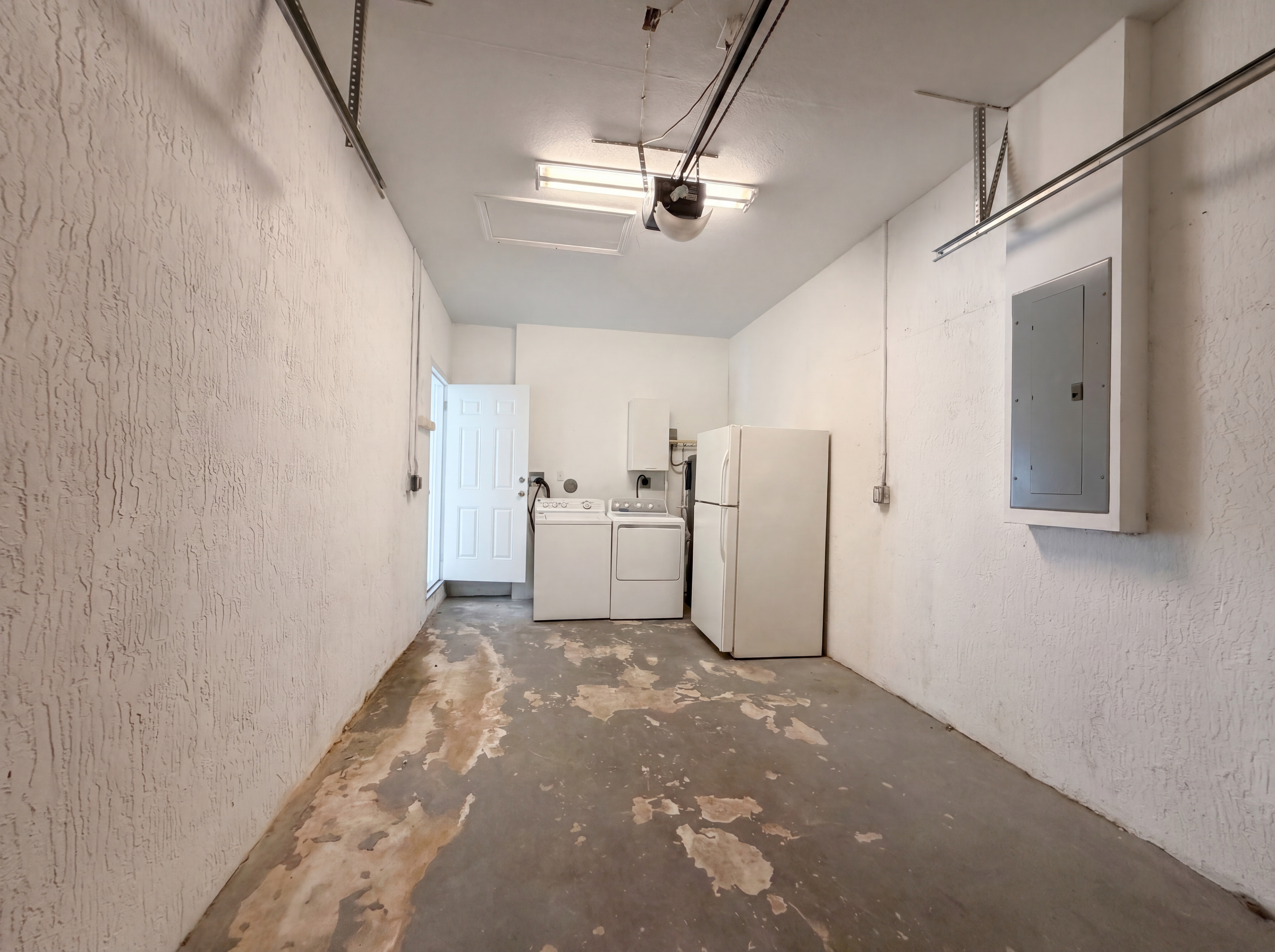 Photo 15 of 19 of 453 N Deerfield Ave, Deerfield Beach, FL