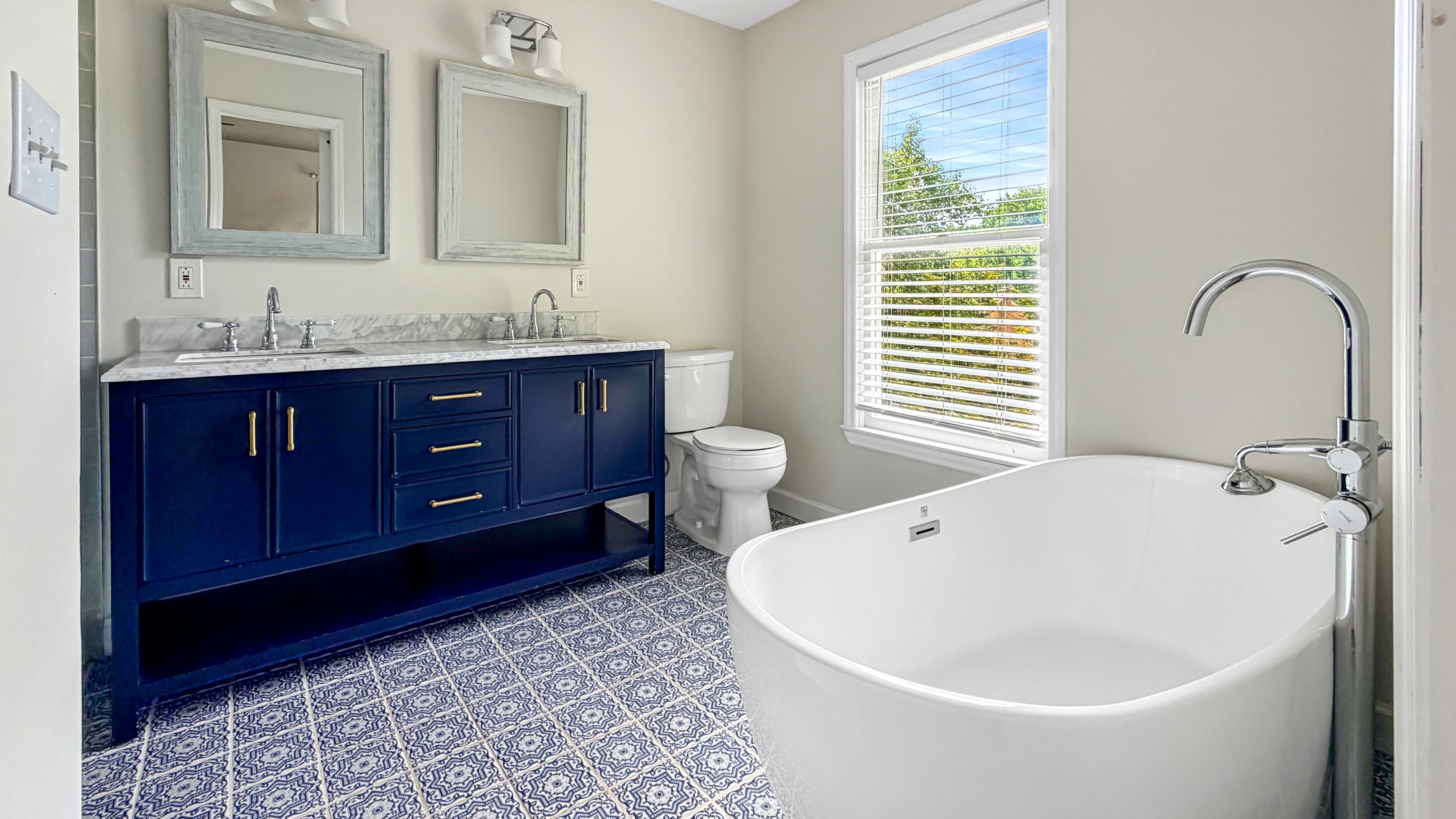Photo 6 of 21 of 16539 Grapperhall Dr, Huntersville, NC