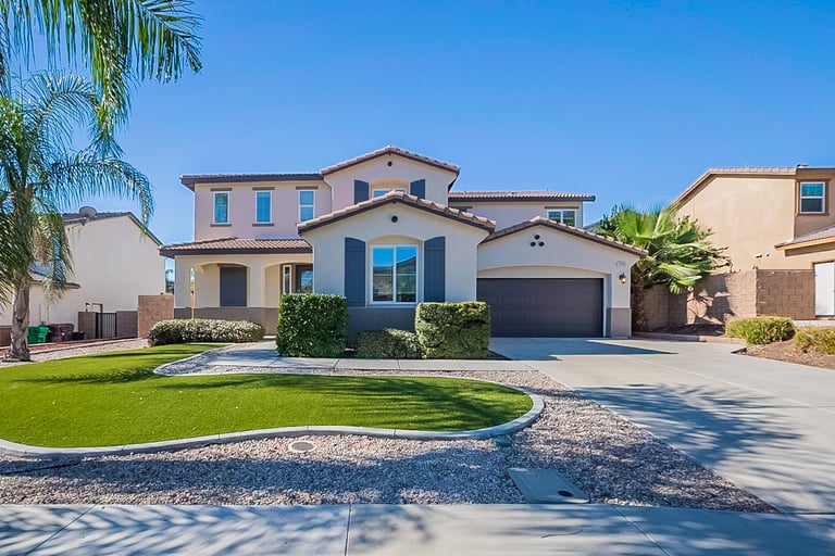 Photo 1 of 34 - 34925 Lava Tree Ln, Winchester, CA 92596