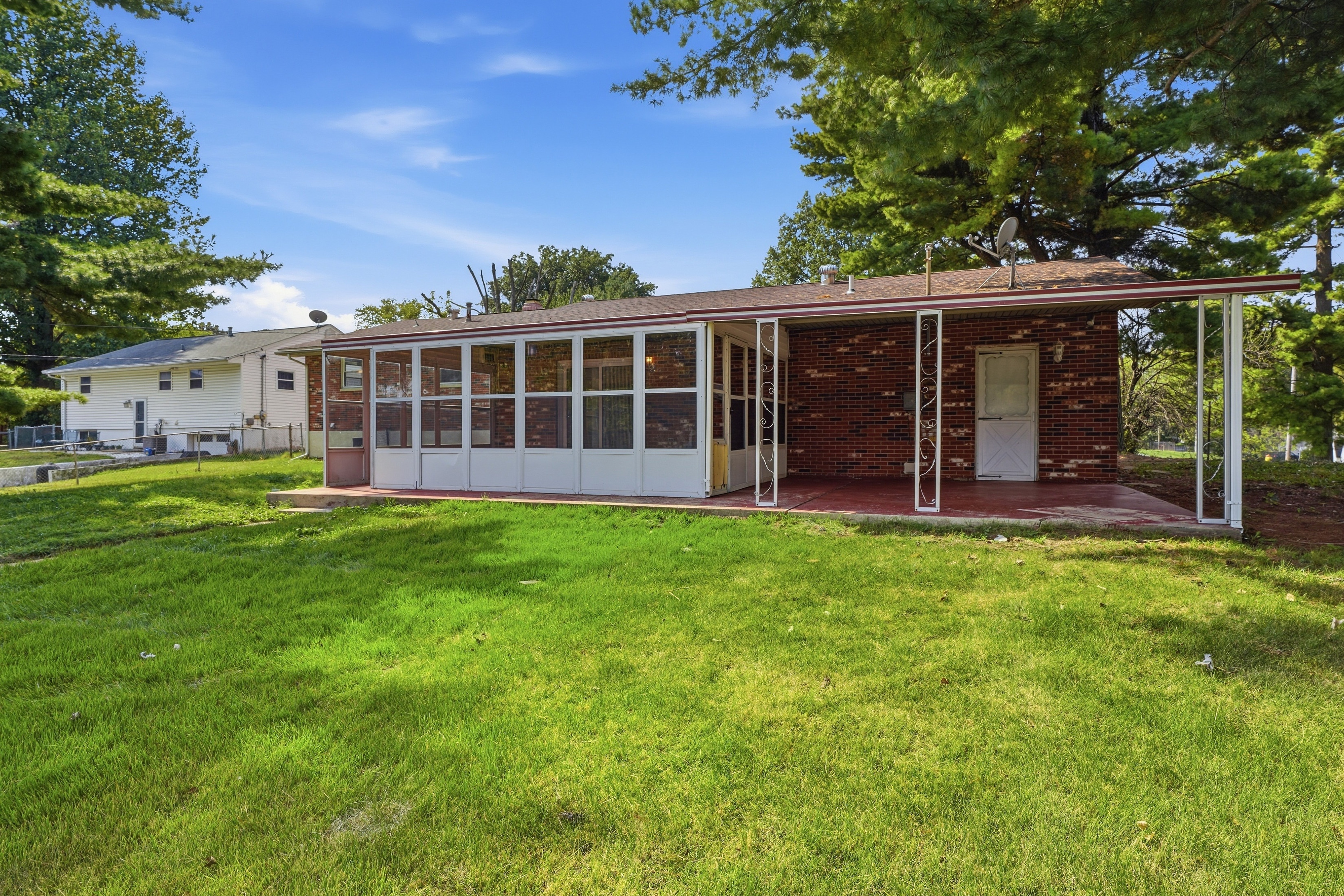 Photo 51 of 59 of 8 Monticello Pl, Fairview Heights, IL